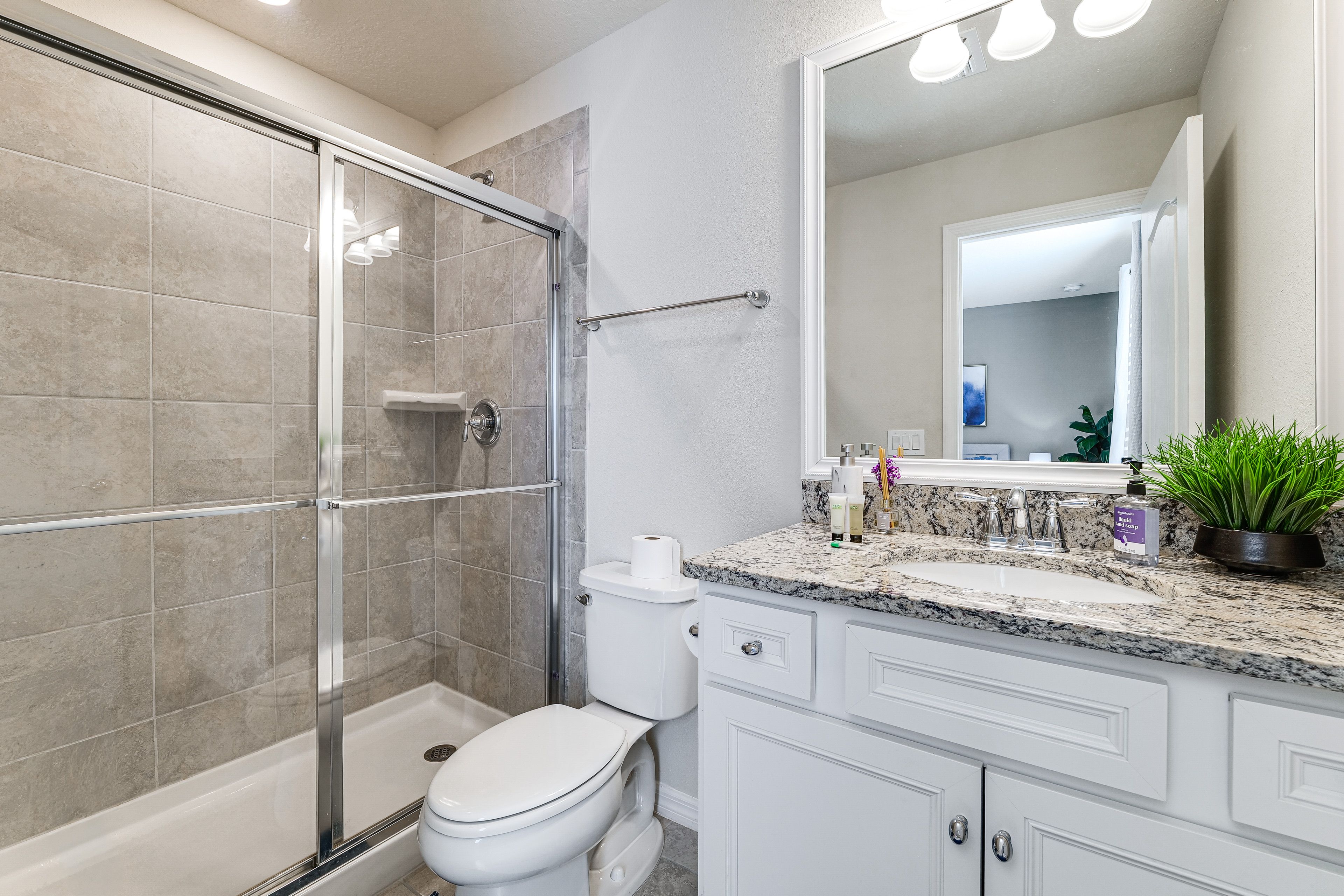 Full Bathroom | 2nd Floor