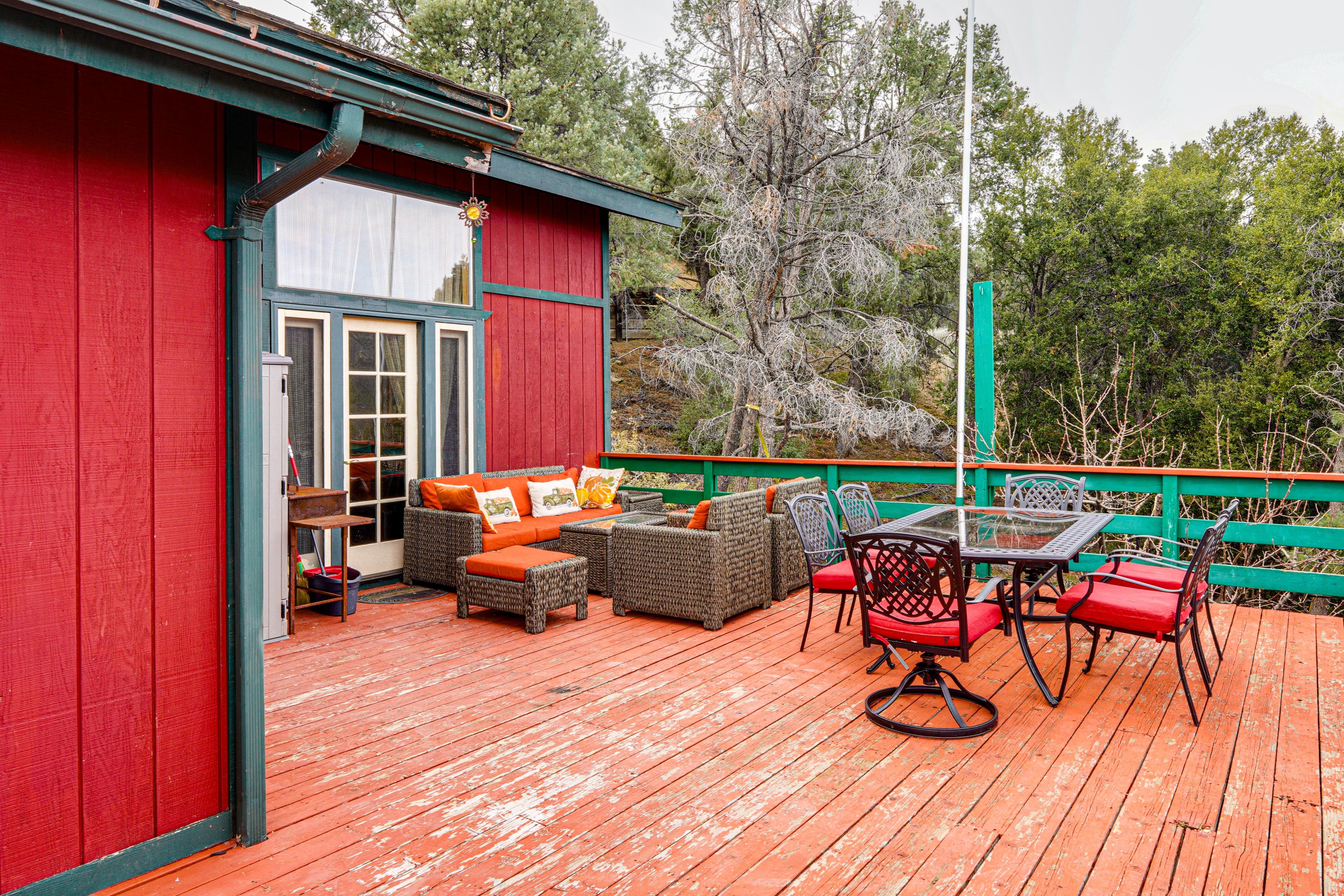 Private Deck | Outdoor Seating