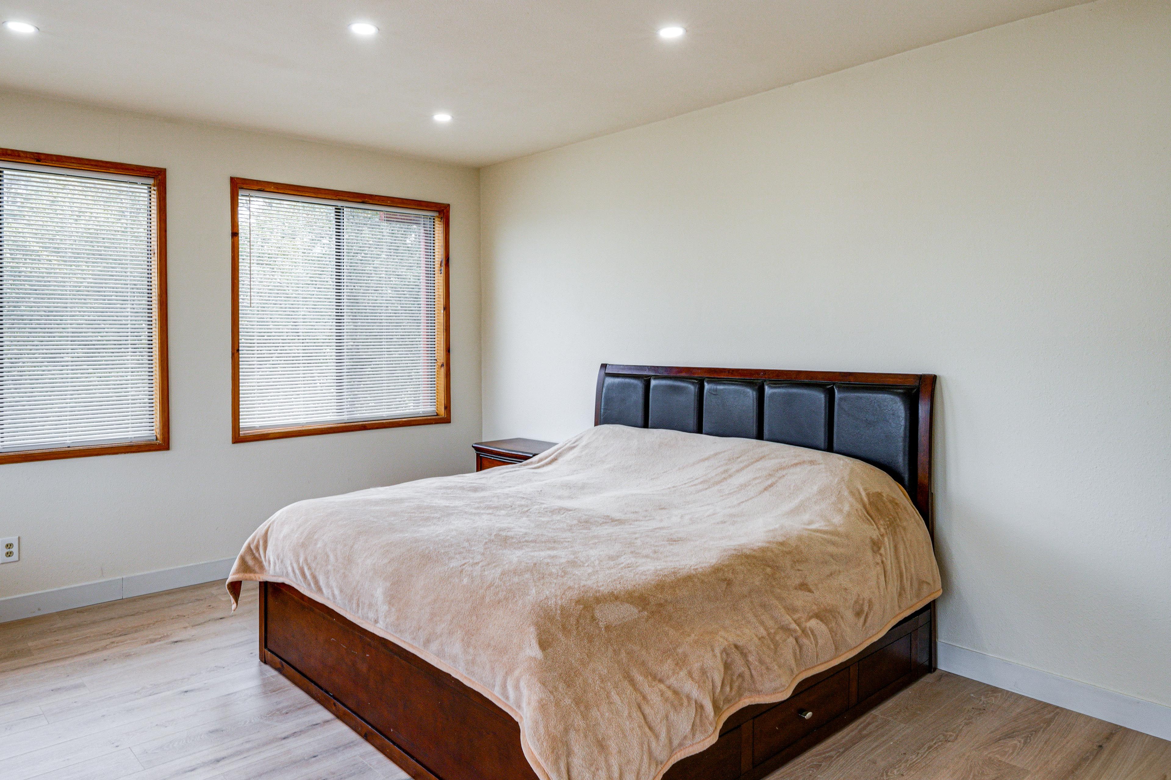 Bedroom 4 | King Bed | Crib | Lower Level