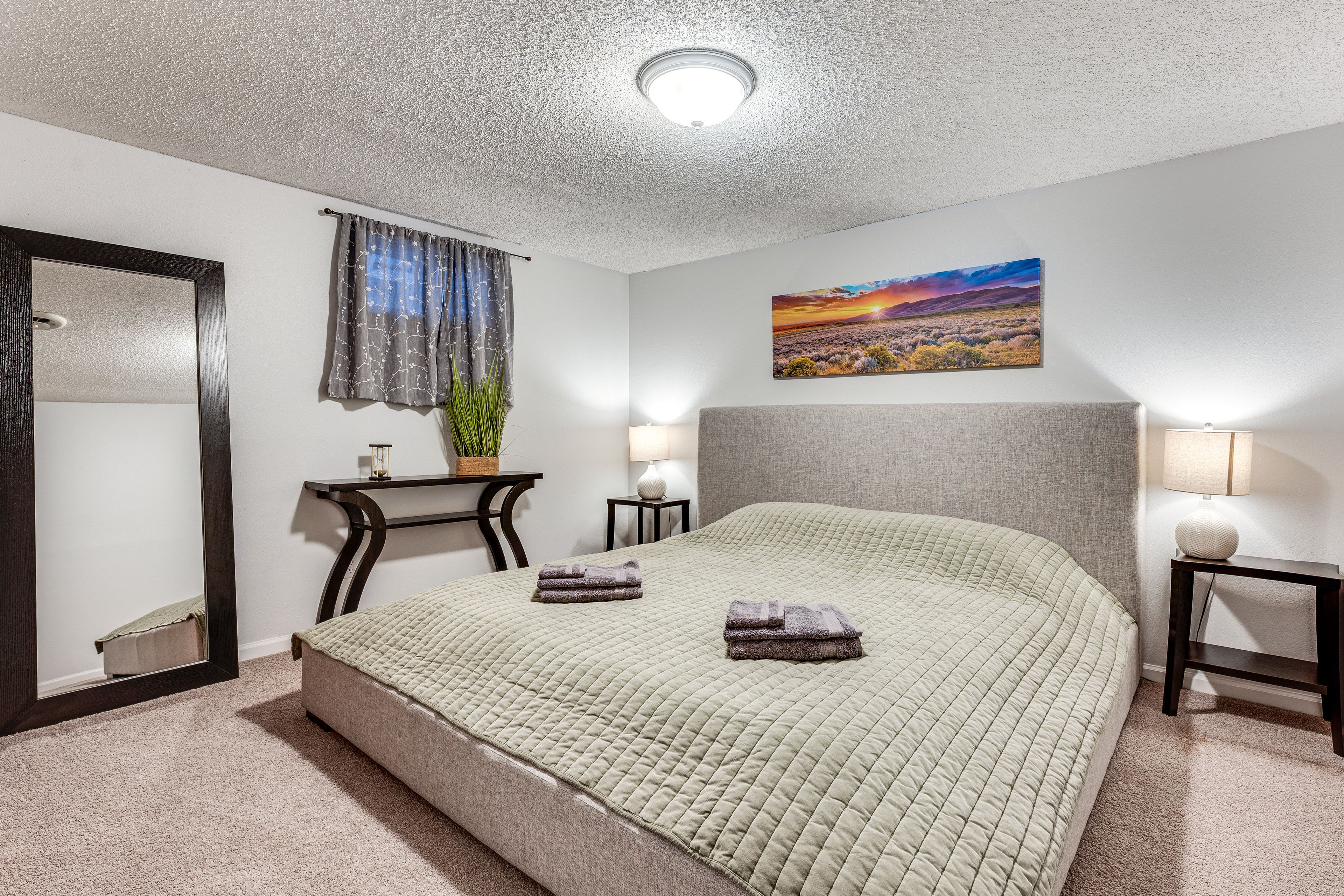 Bedroom 1 | King Bed