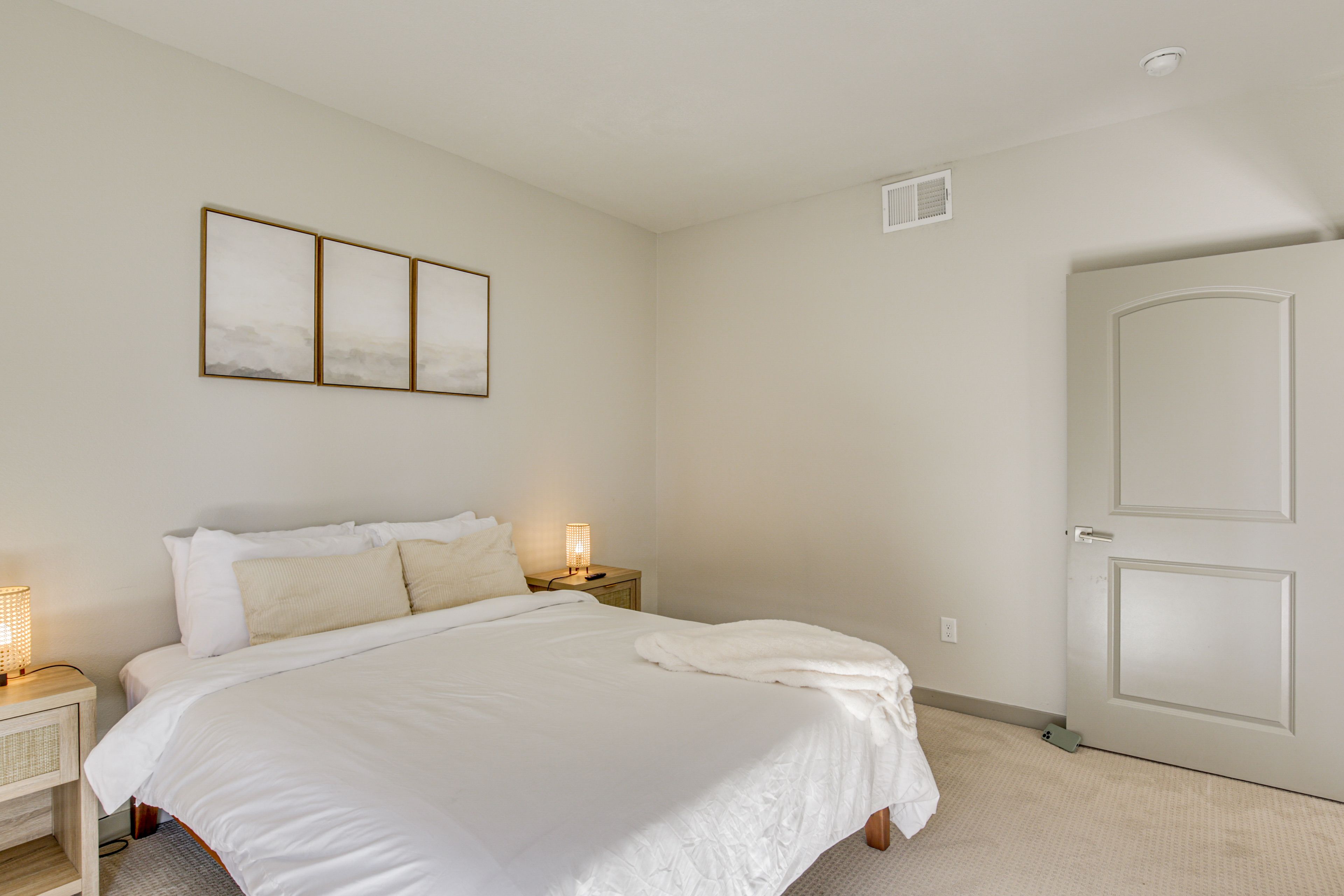 Bedroom 2 | Queen Bed