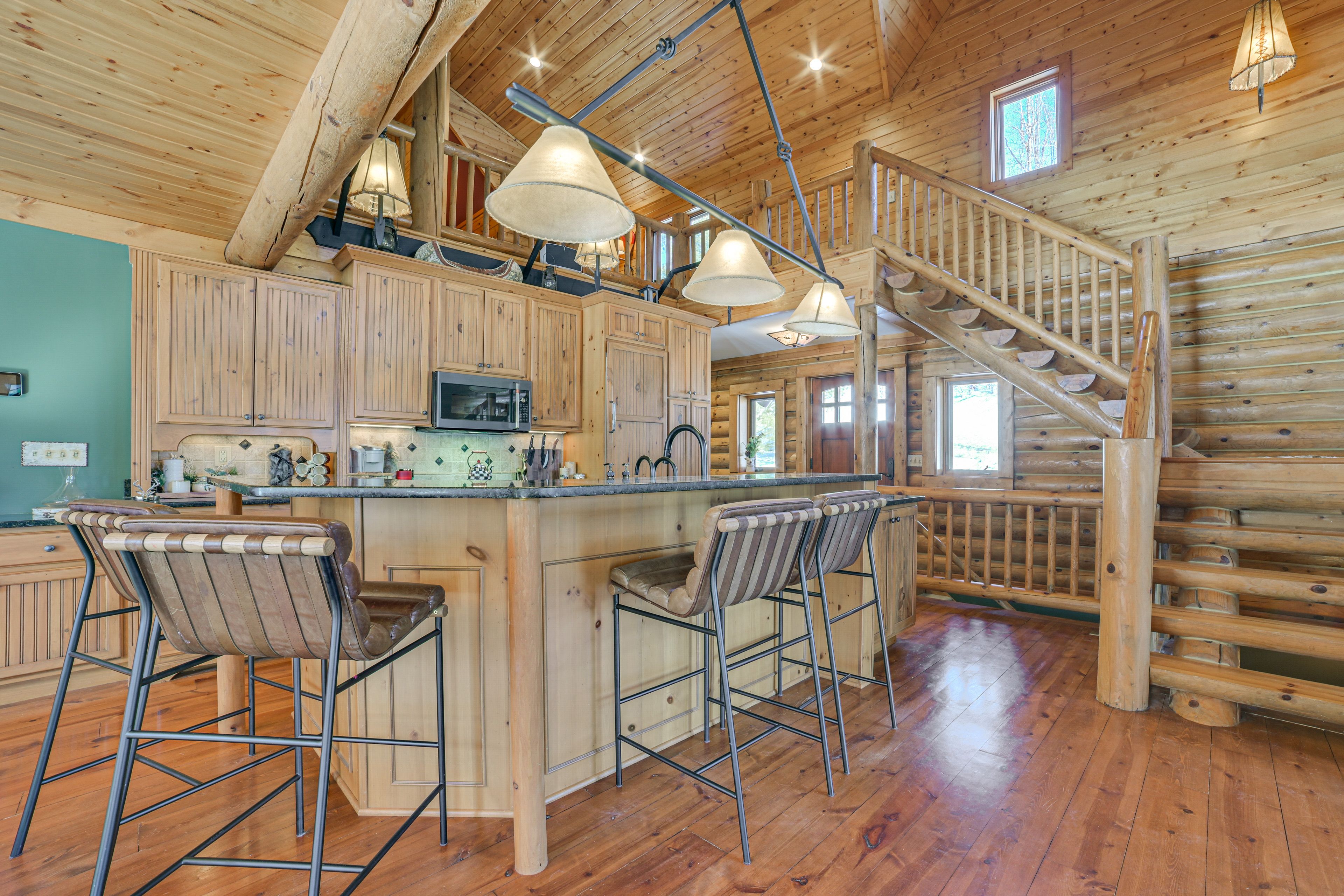 Breakfast Bar | Kitchen | 1st Floor