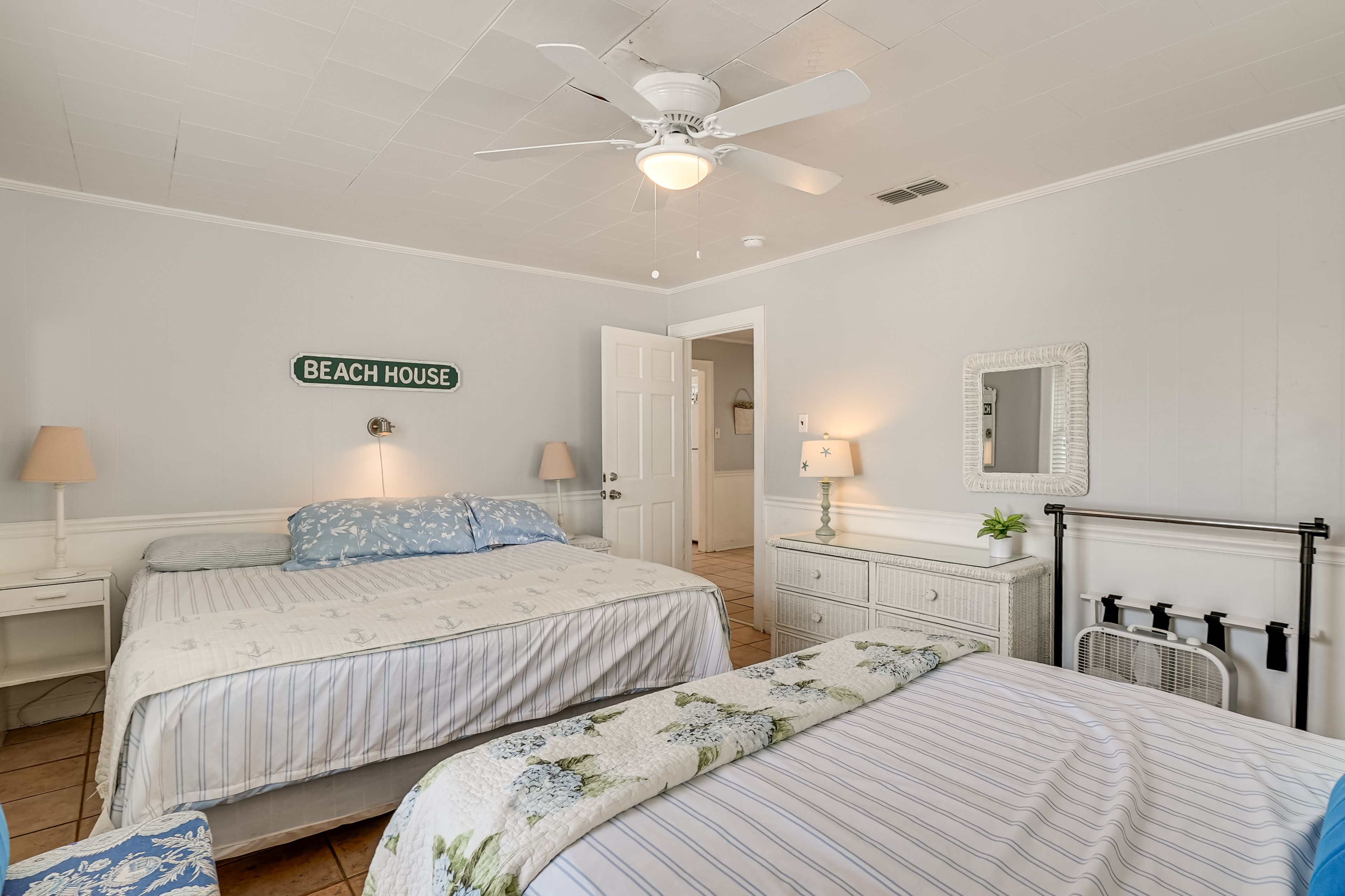 Bedroom 2 | King Bed | Full Bed