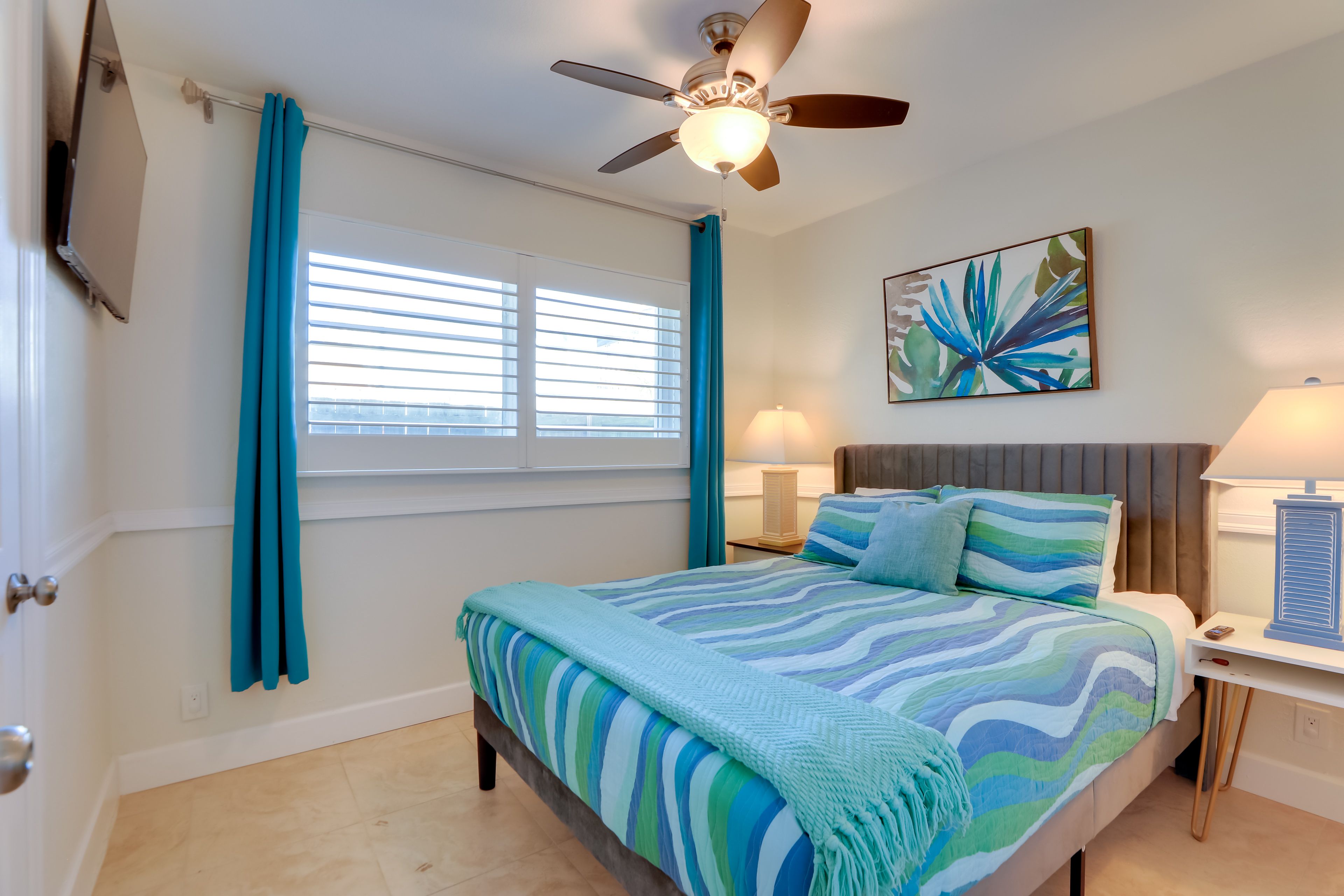 Bedroom 2 | Queen Bed