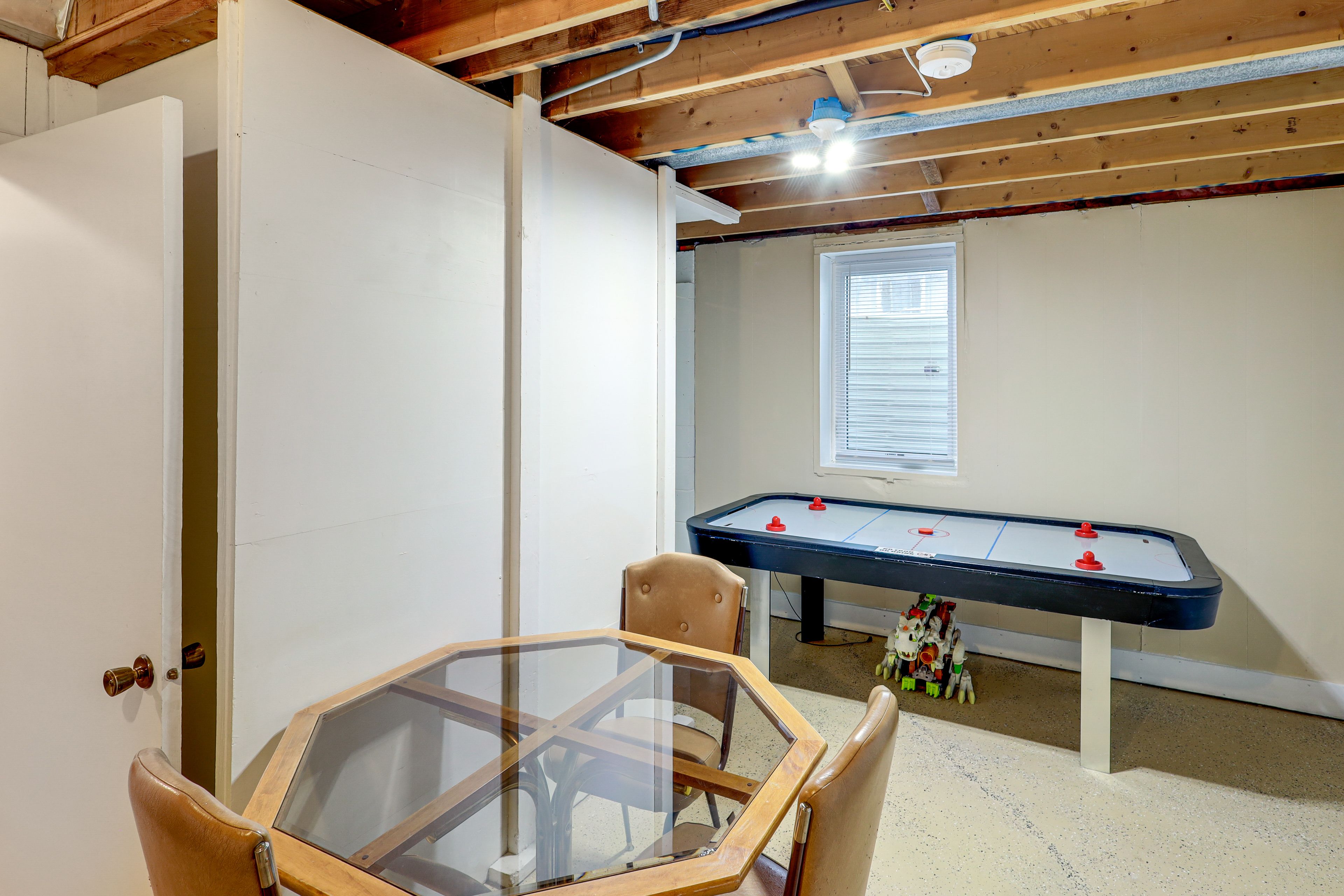 Game & Laundry Area | Basement