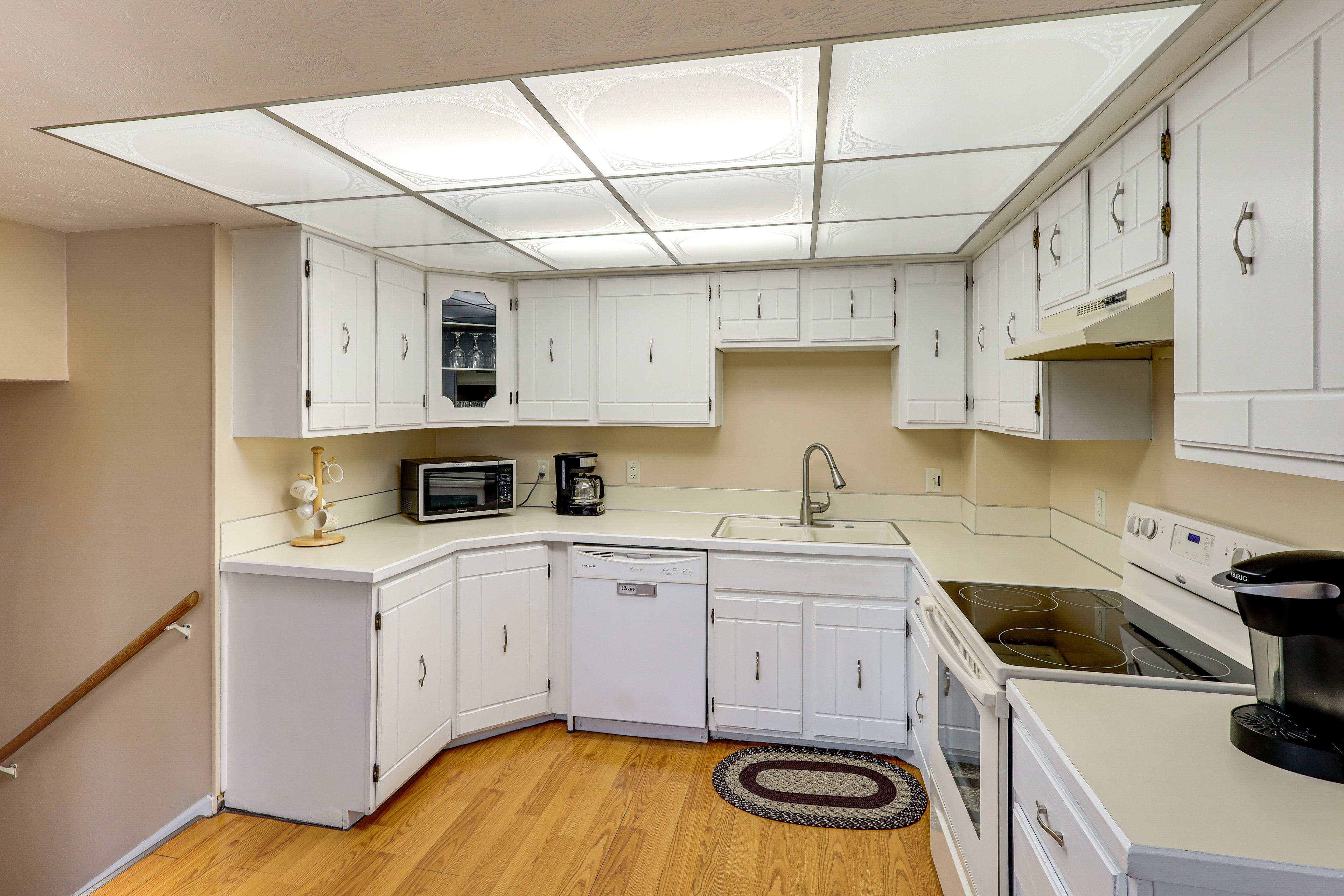 Kitchen | Upper Main Level