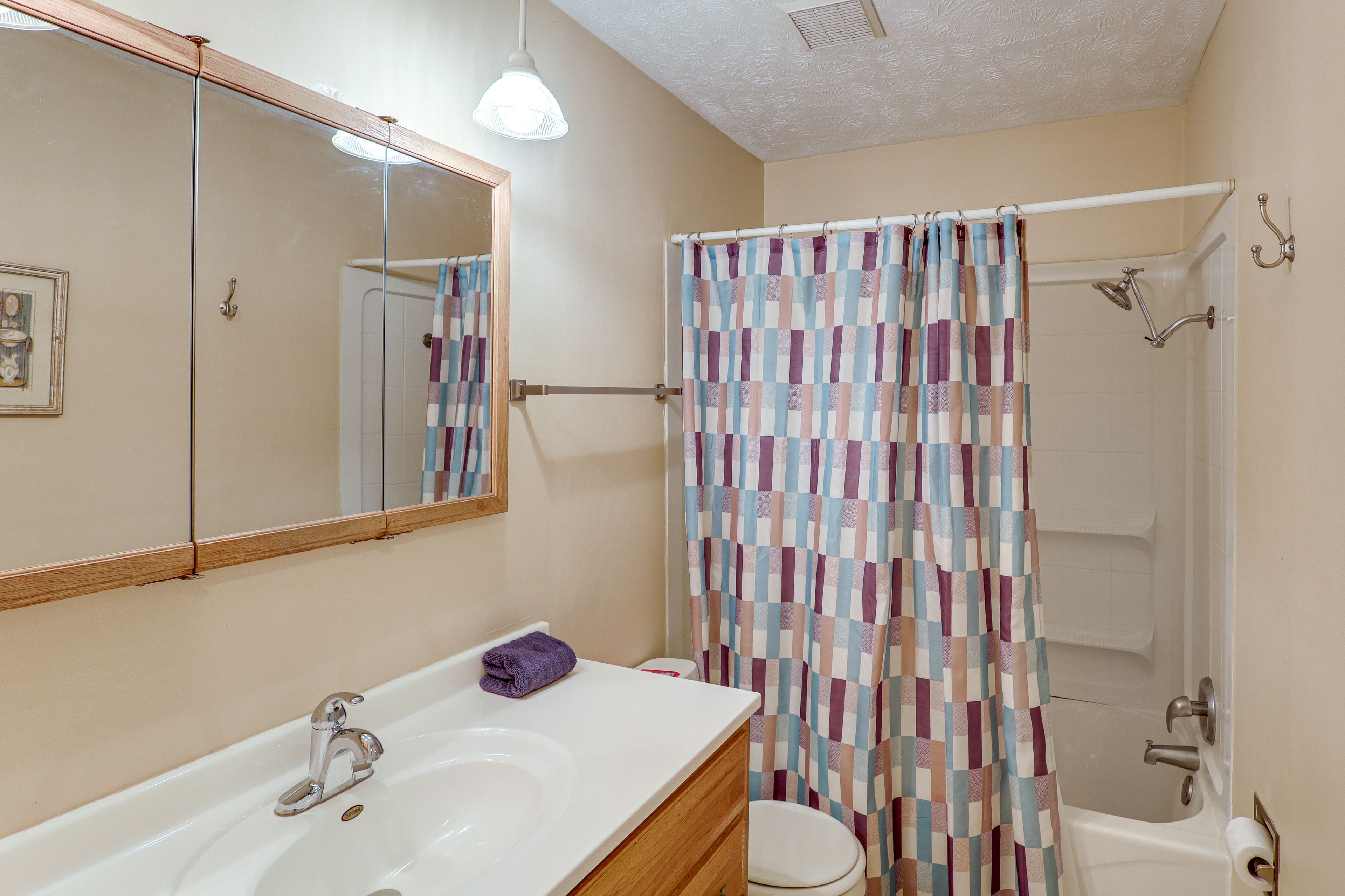 Full Bath | Upper Level