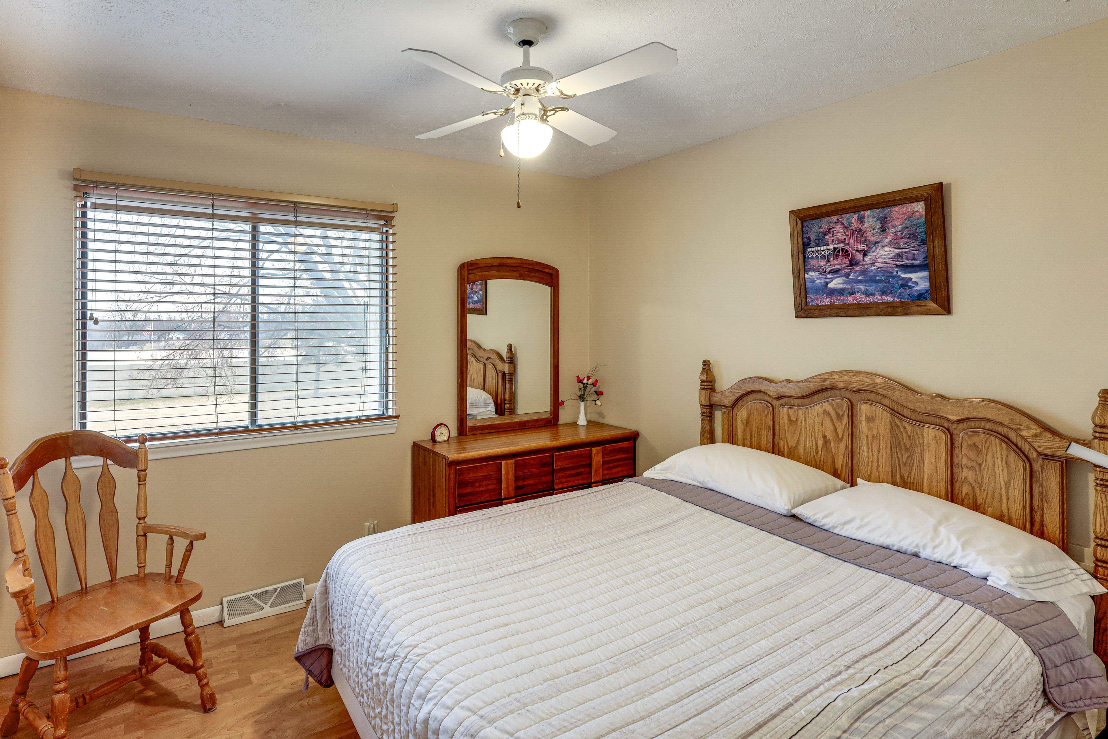 Bedroom 2 | Queen Bed | Upper Level