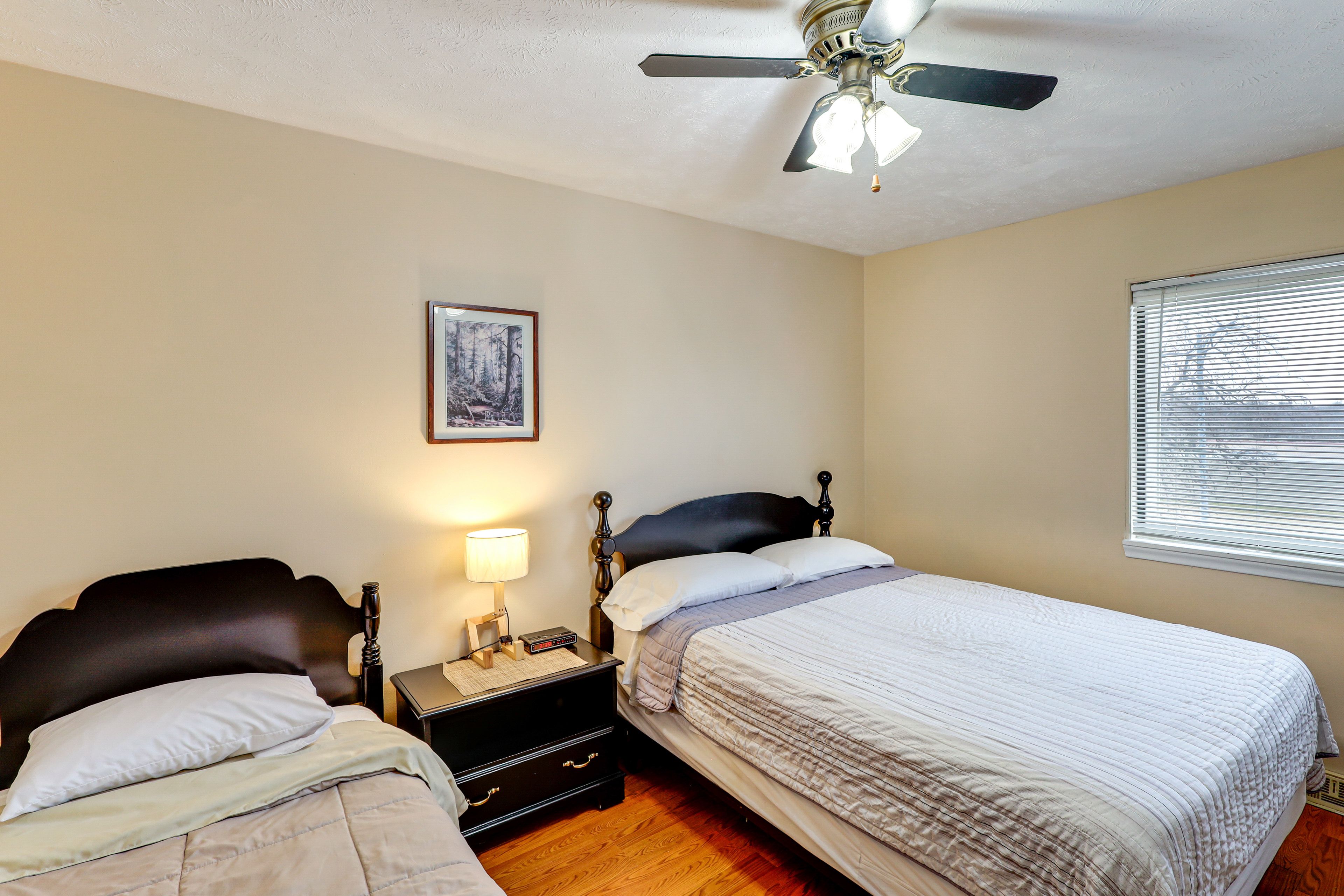 Bedroom 3 | Queen Bed | Twin Bed | Upper Level