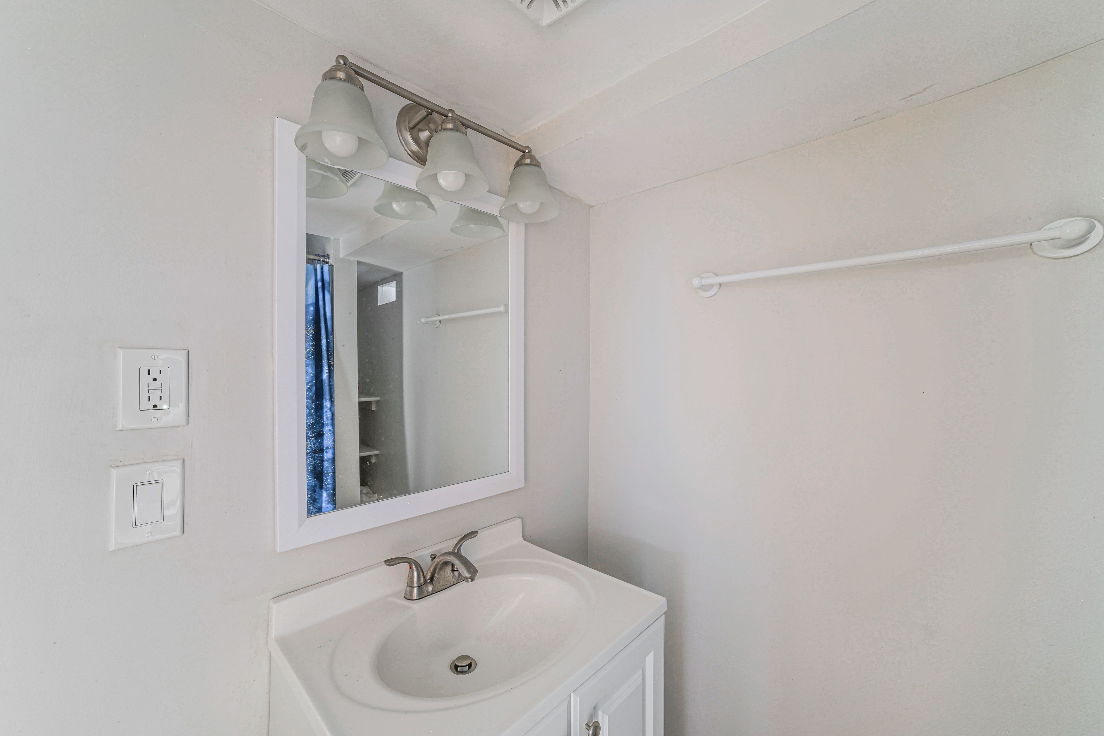 Full Bathroom | Basement