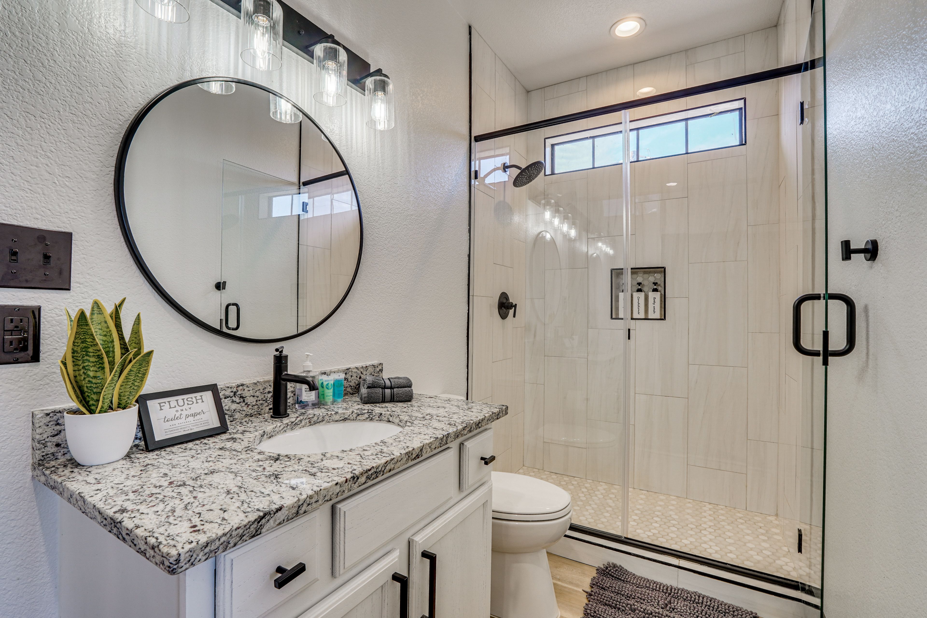 Full Bath | 2nd Floor