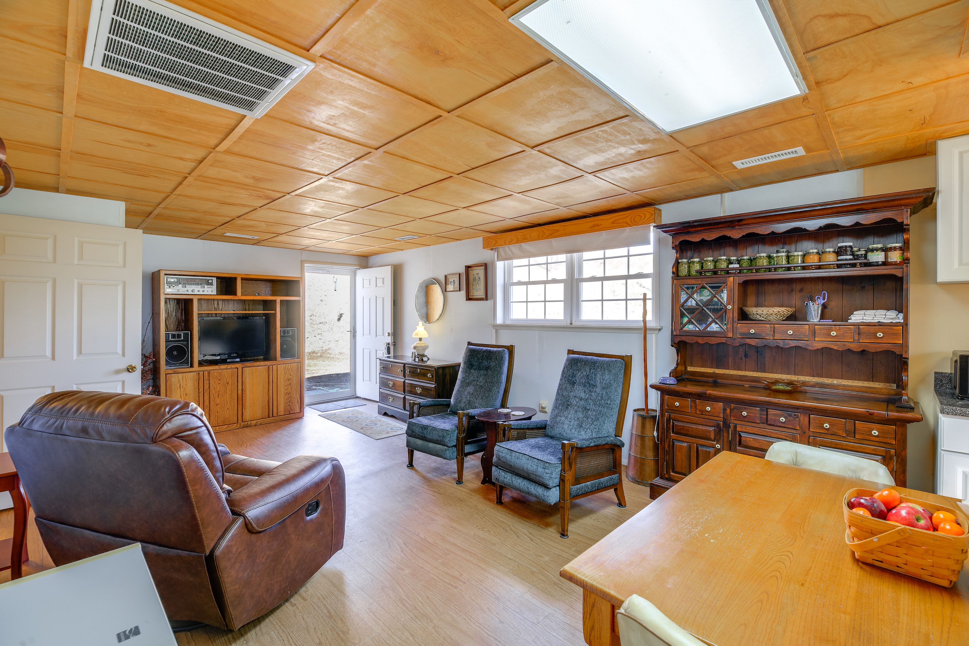 Ceres Vacation Rental | 2BR | 1.5BA | 1,200 Sq Ft | 1 Small Step for Access