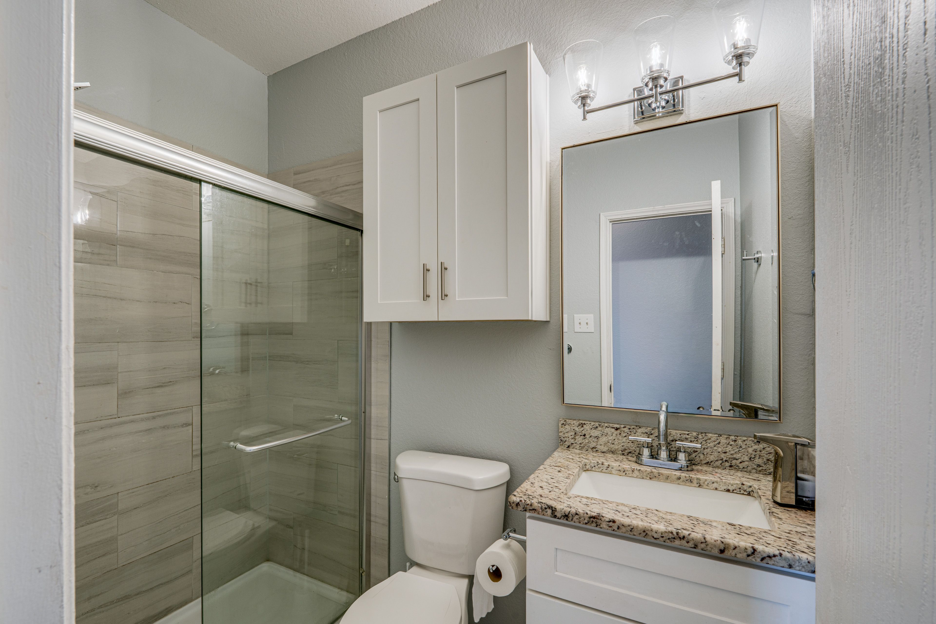 Bathroom | 1st Floor