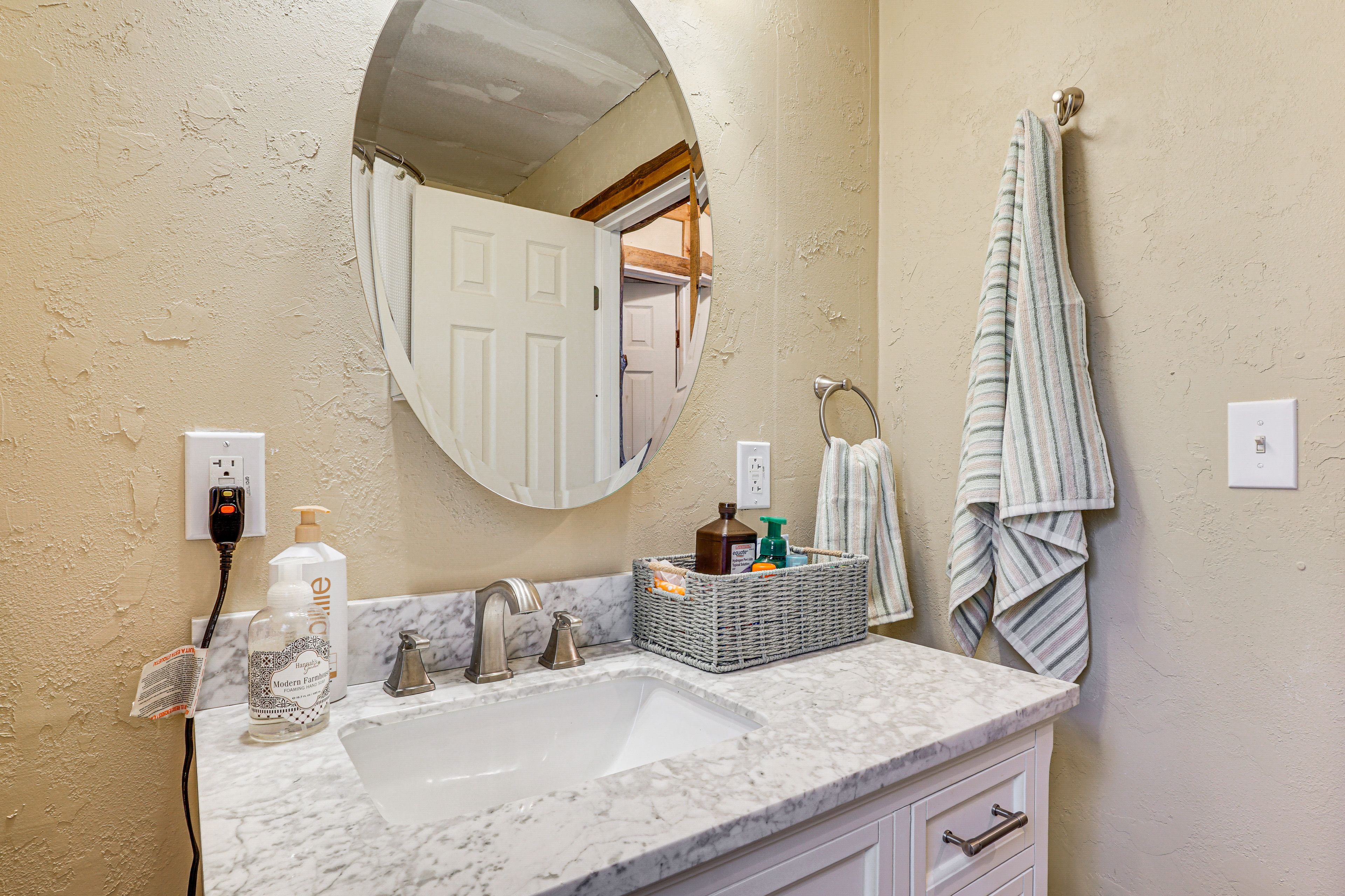 Full Bathroom | Main Level