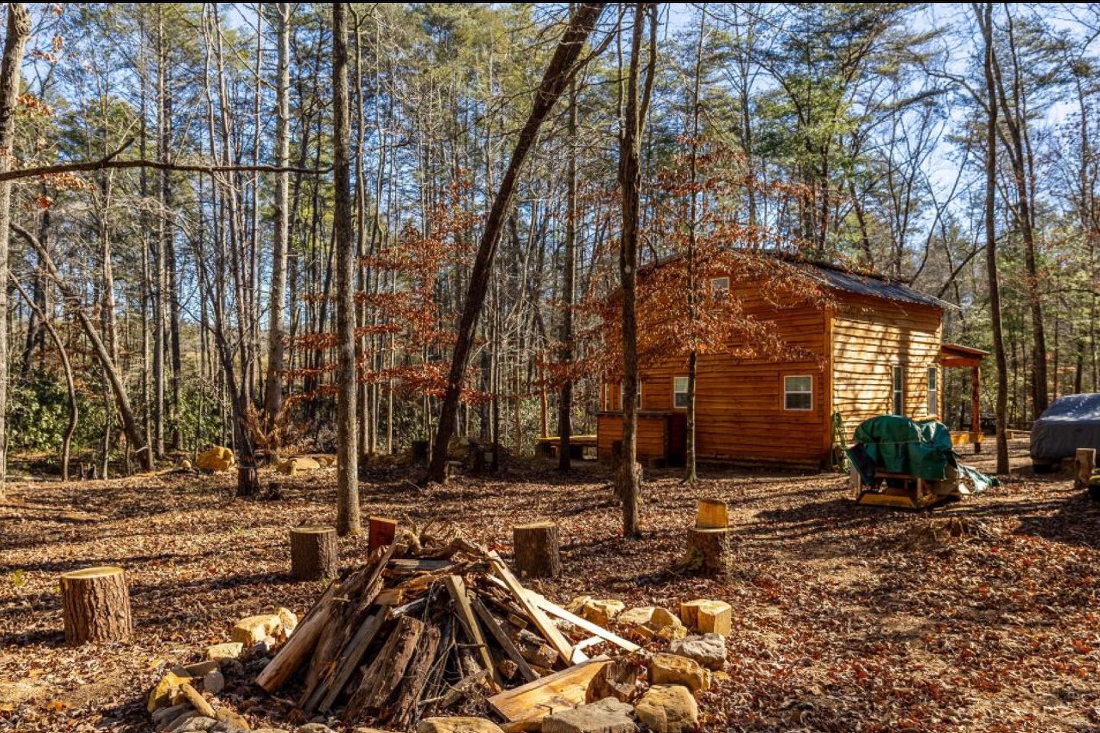 Fire Pit & Picnic Area