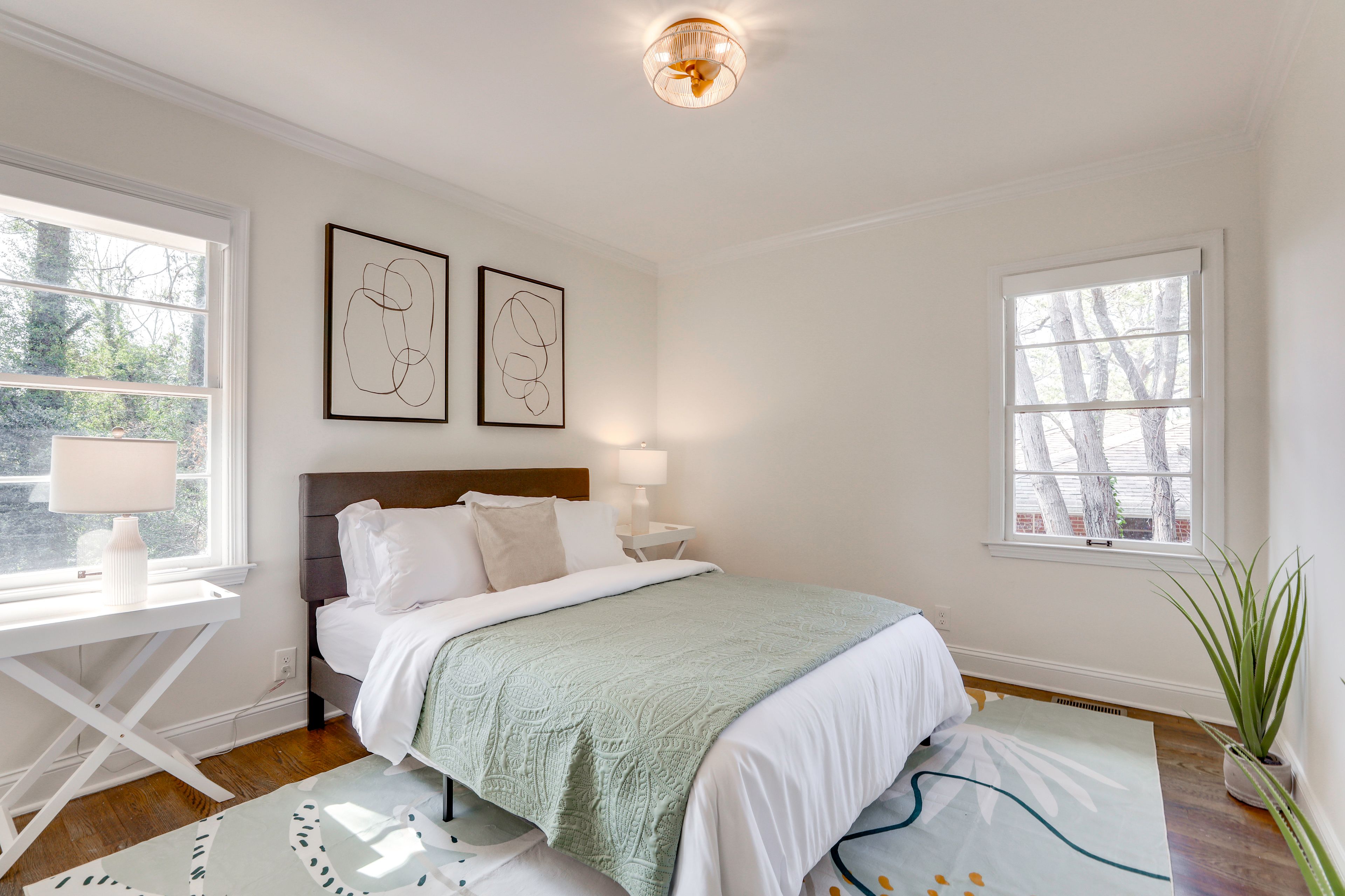 Bedroom 1 | Main Floor | Queen Bed