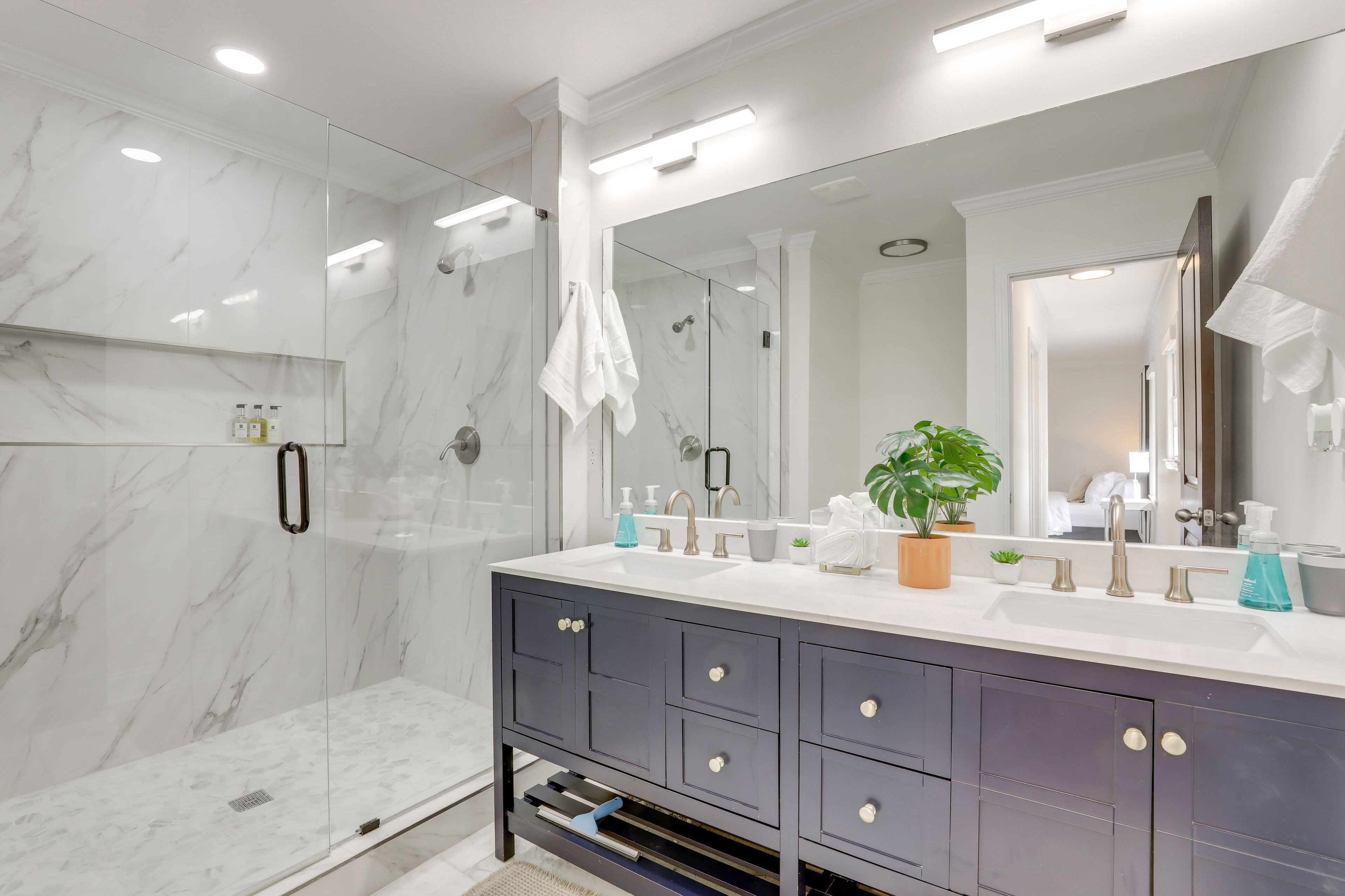 En-Suite Bathroom | Main Floor