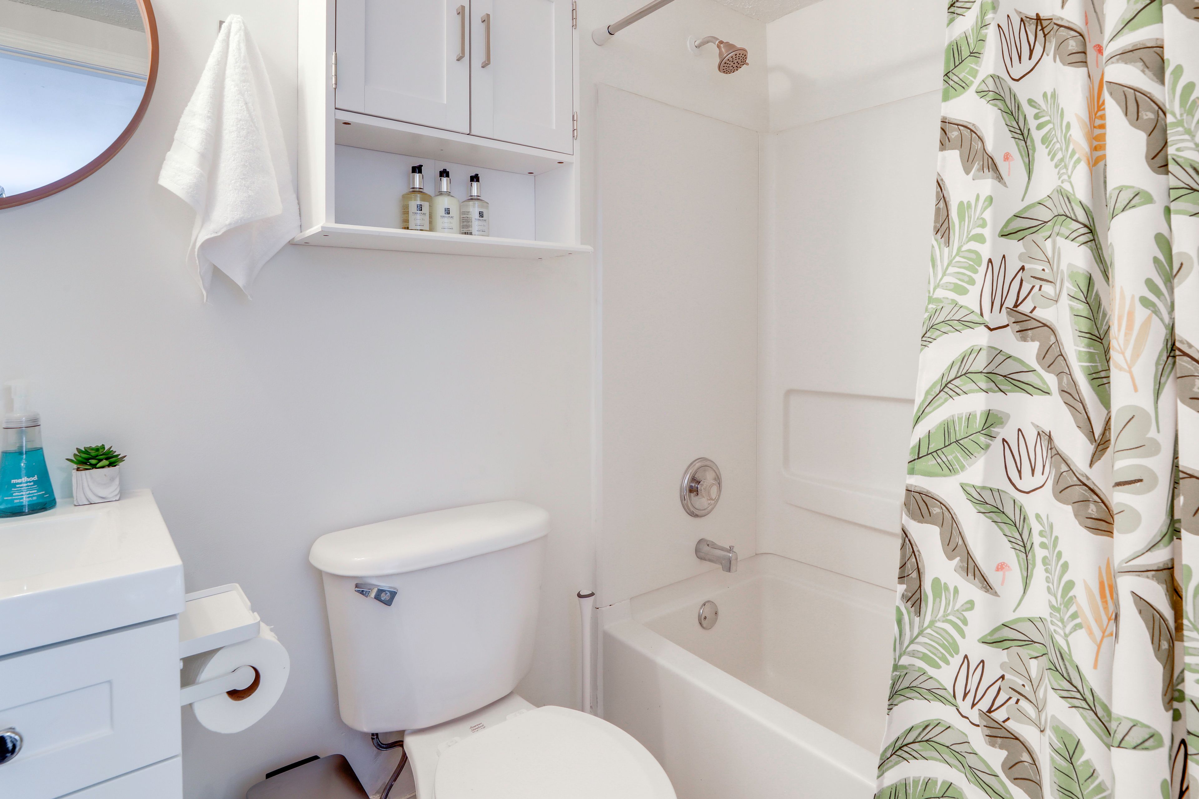 Bathroom | Lower Floor