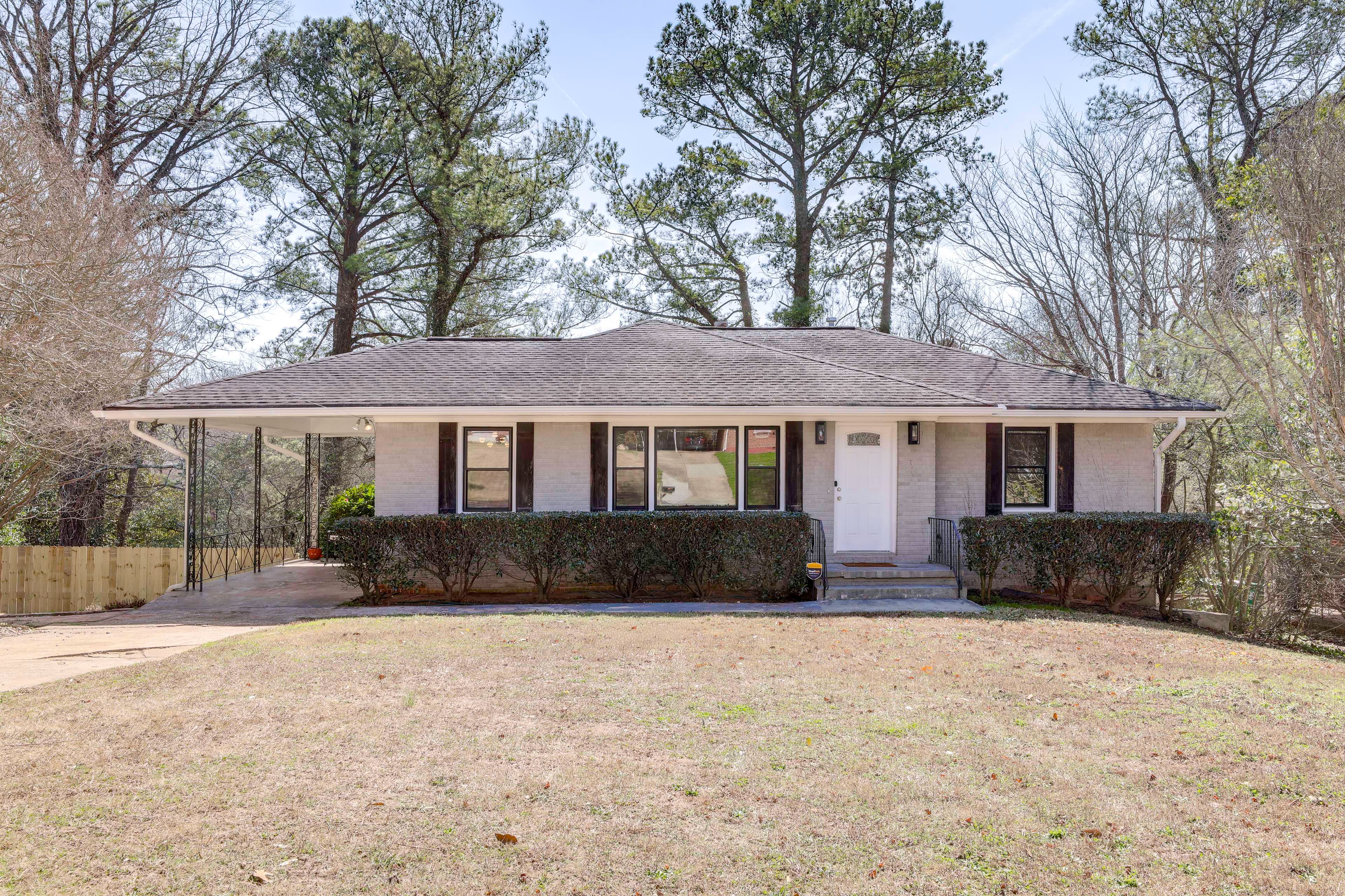 Exterior | Driveway (4 Vehicles)