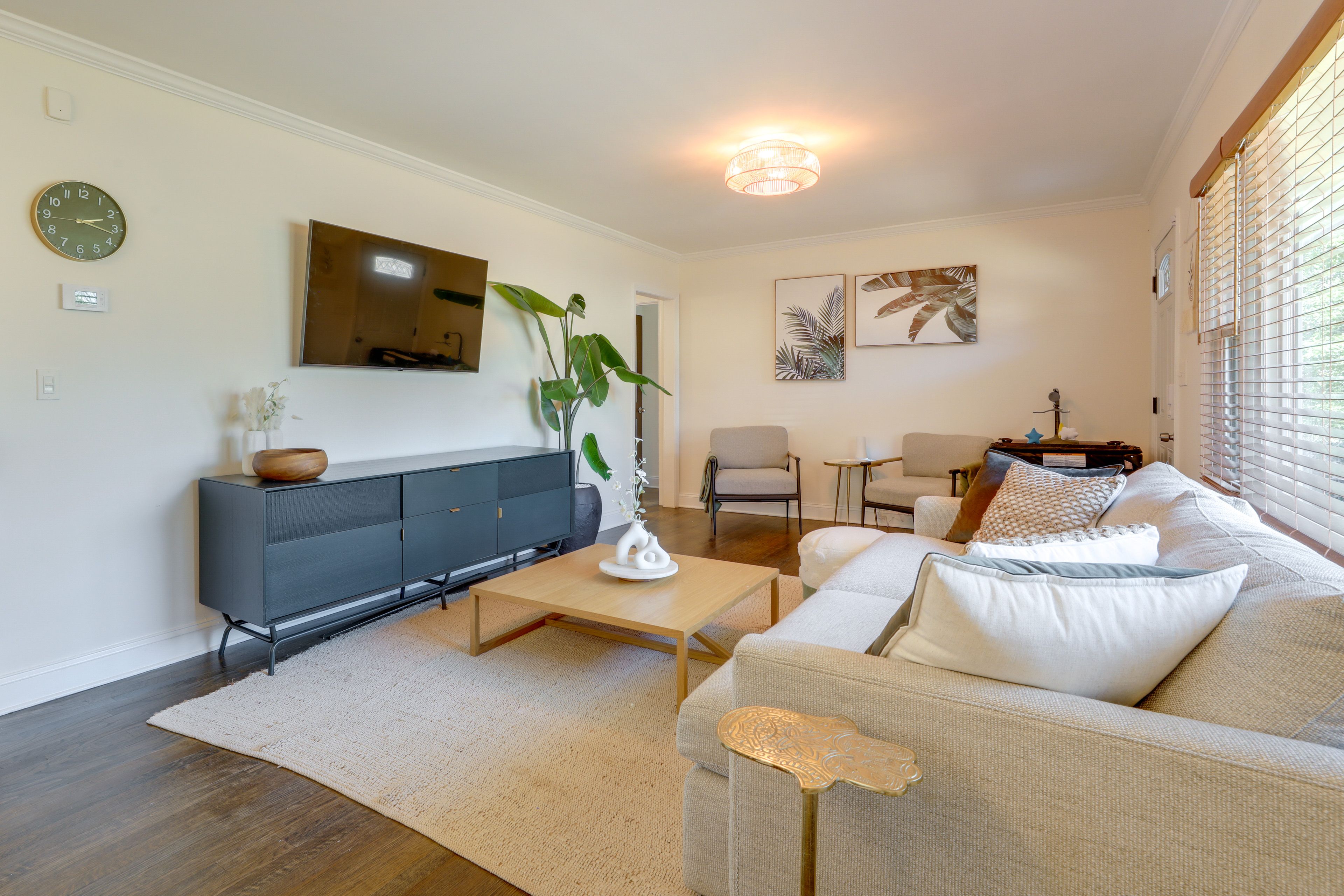 Living Room | Main Floor | Smart TV