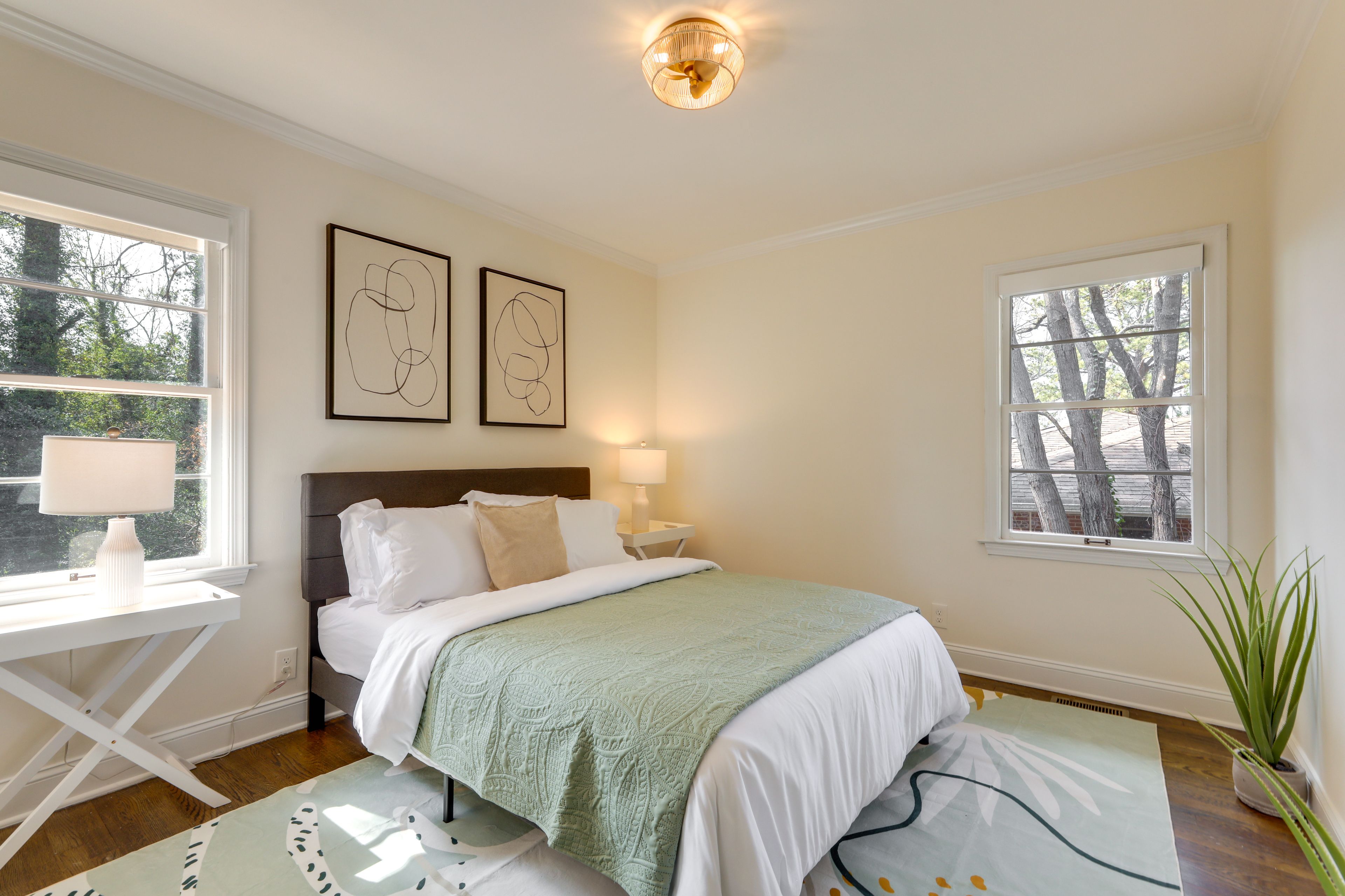 Bedroom 1 | Main Floor | Queen Bed