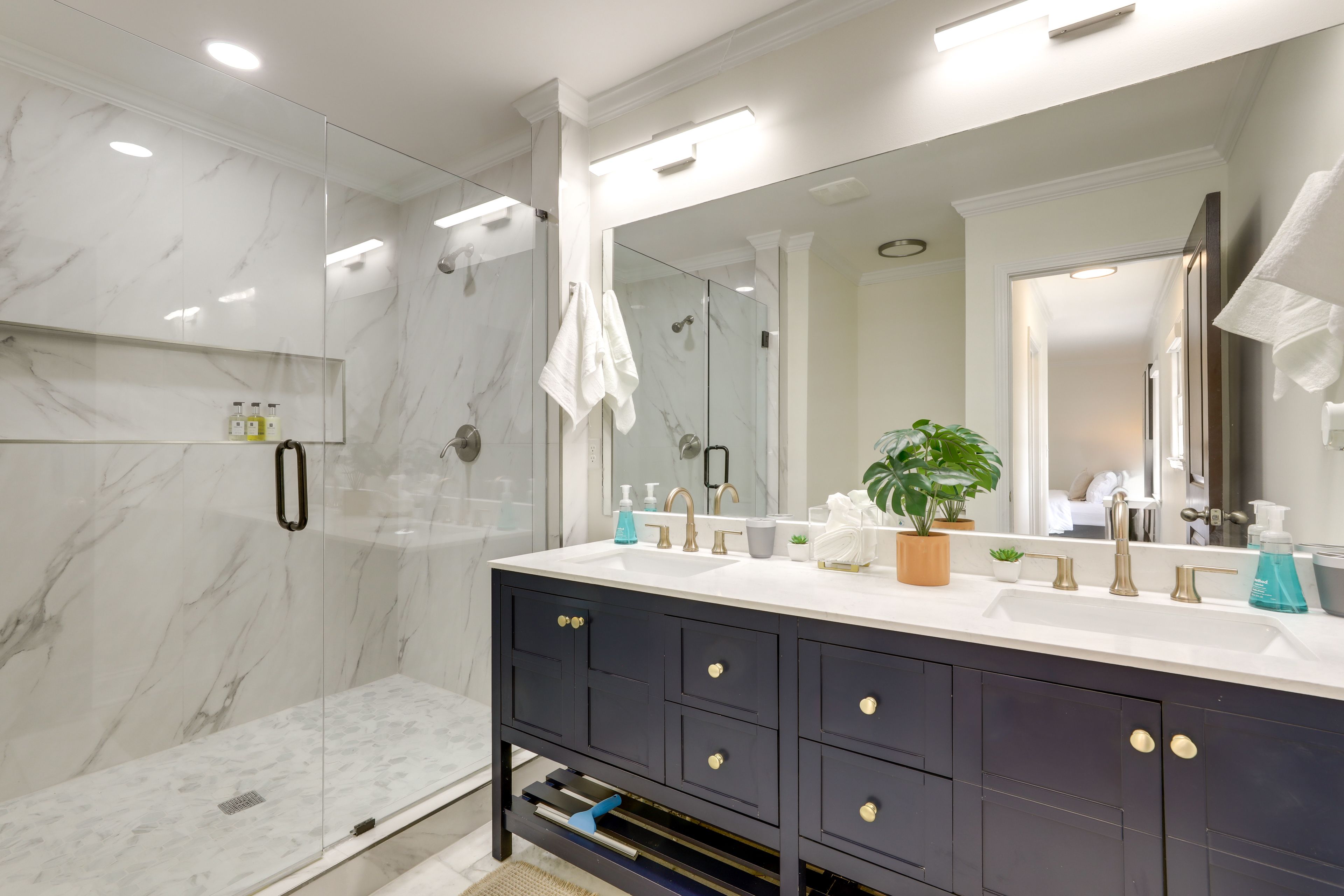 En-Suite Bathroom | Main Floor