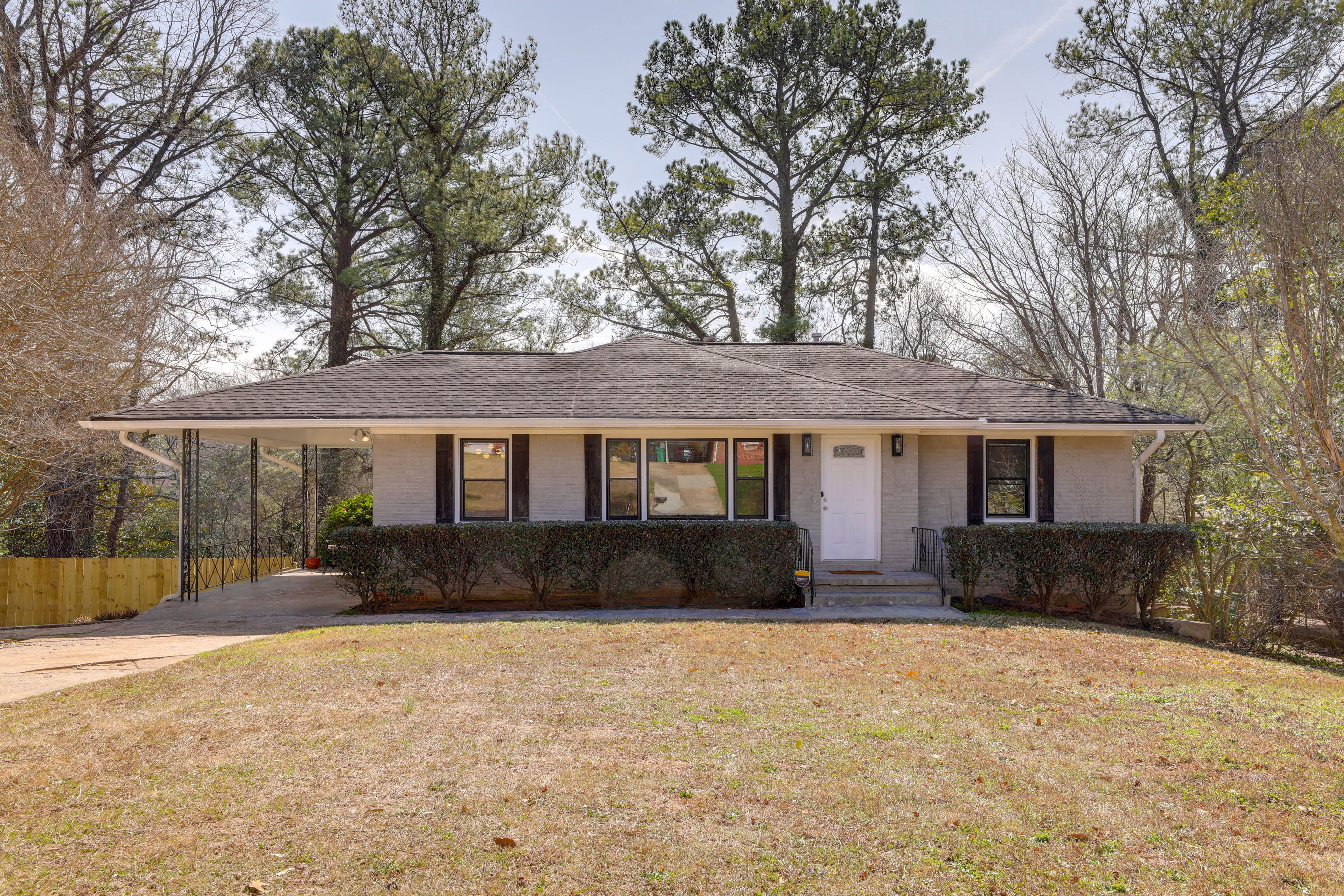 Exterior | Driveway (4 Vehicles)