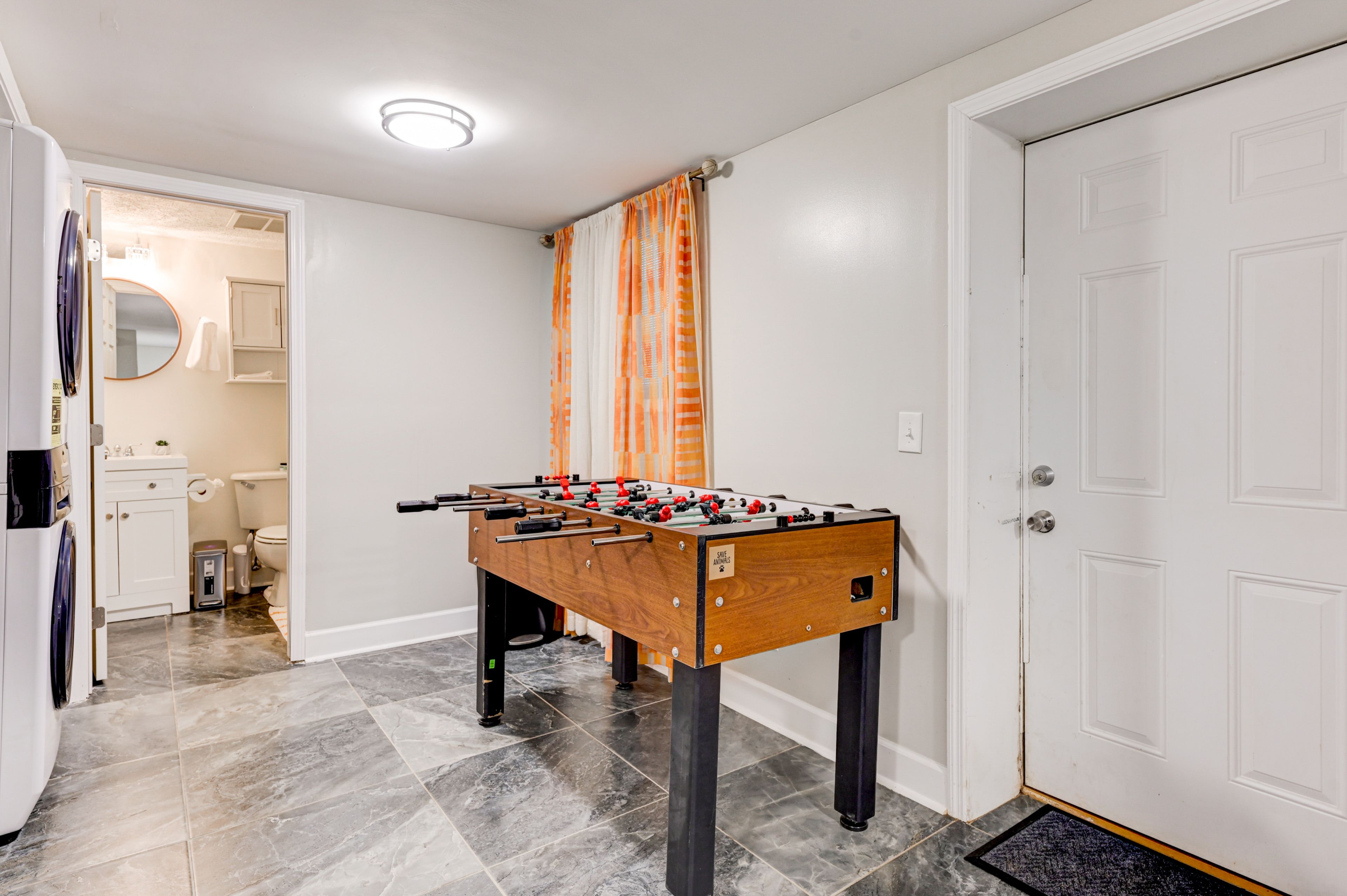 Game & Laundry Area | Lower Floor