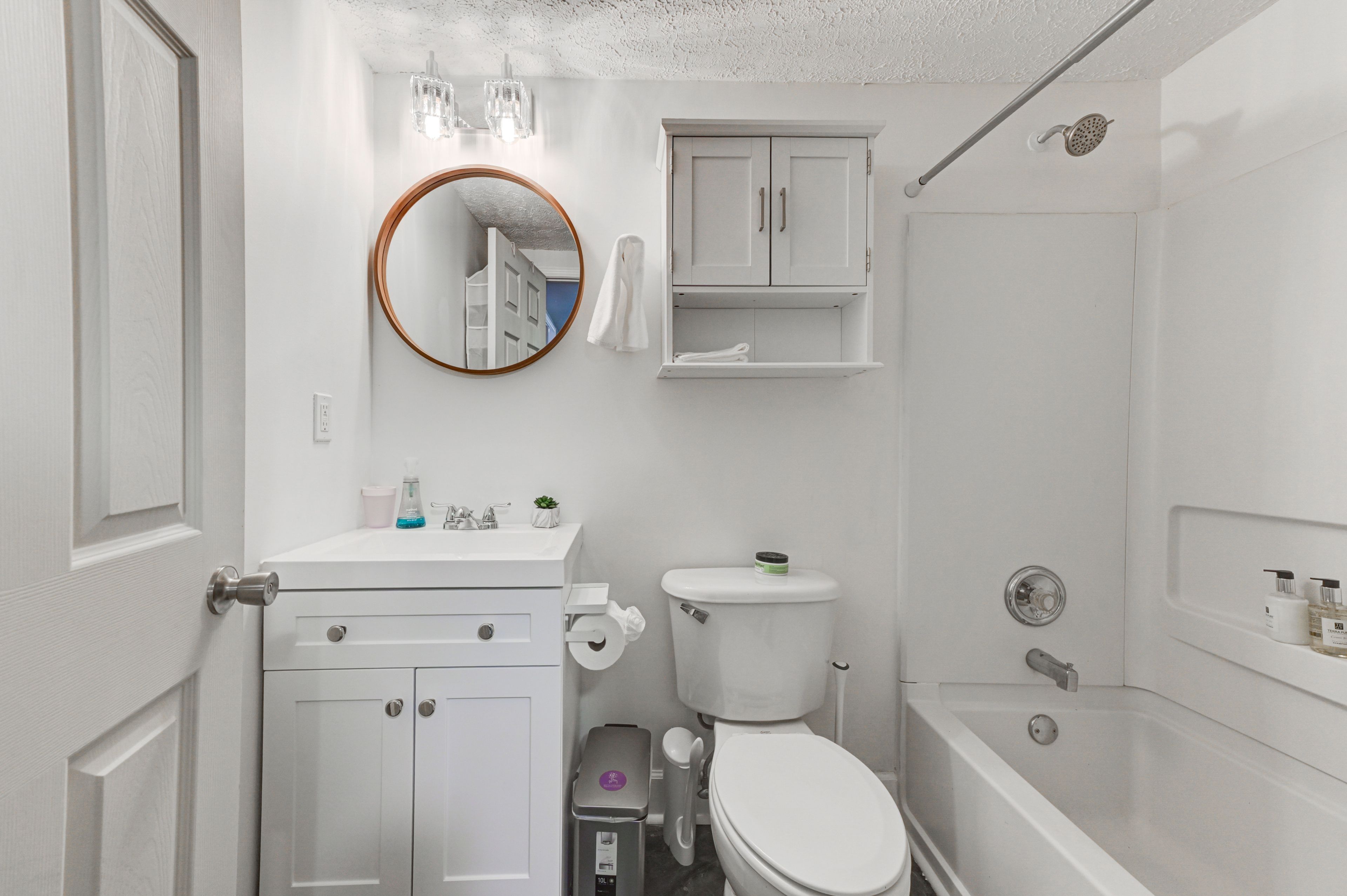 Bathroom | Lower Floor