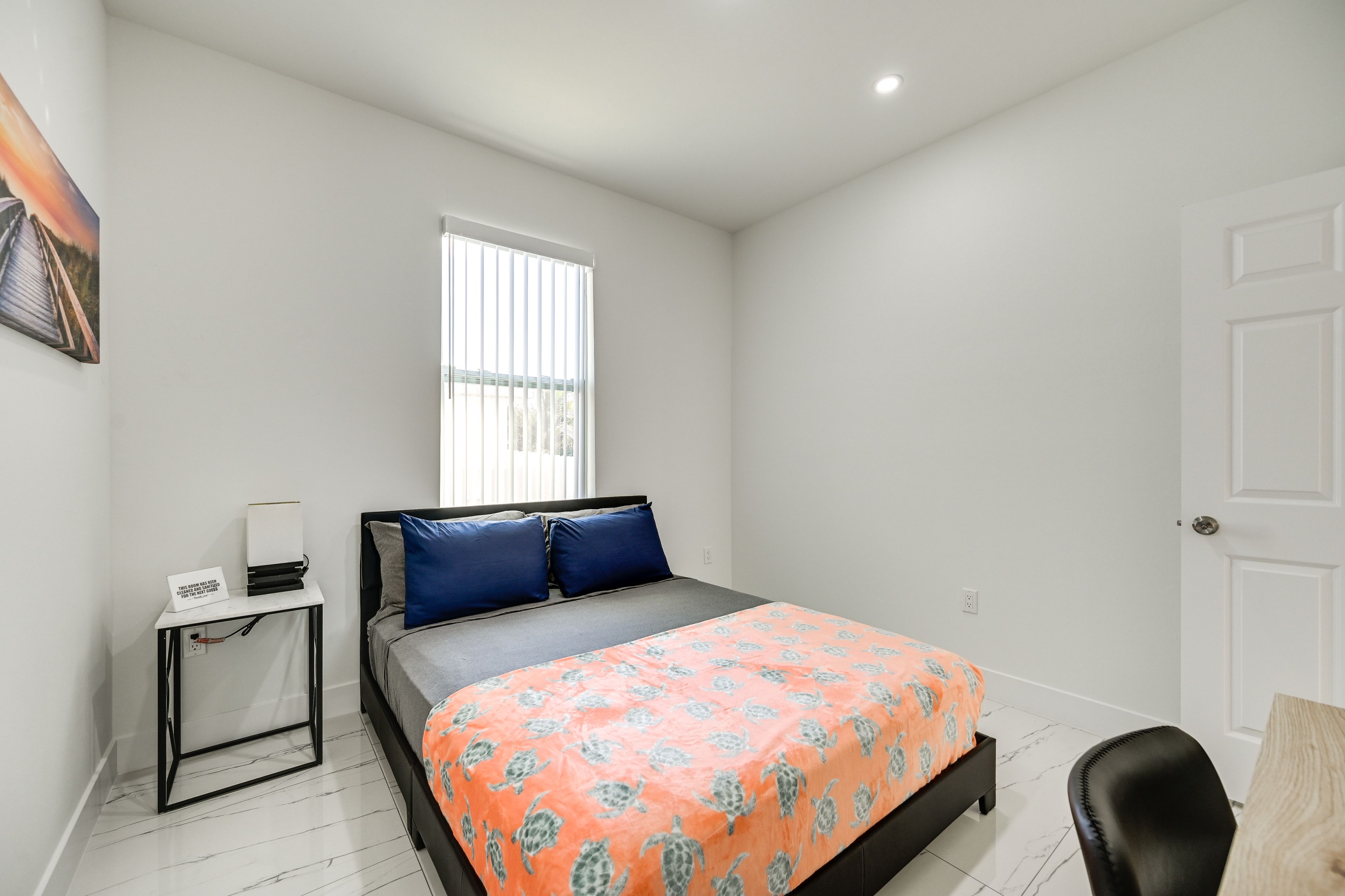 Bedroom 3 | Queen Bed