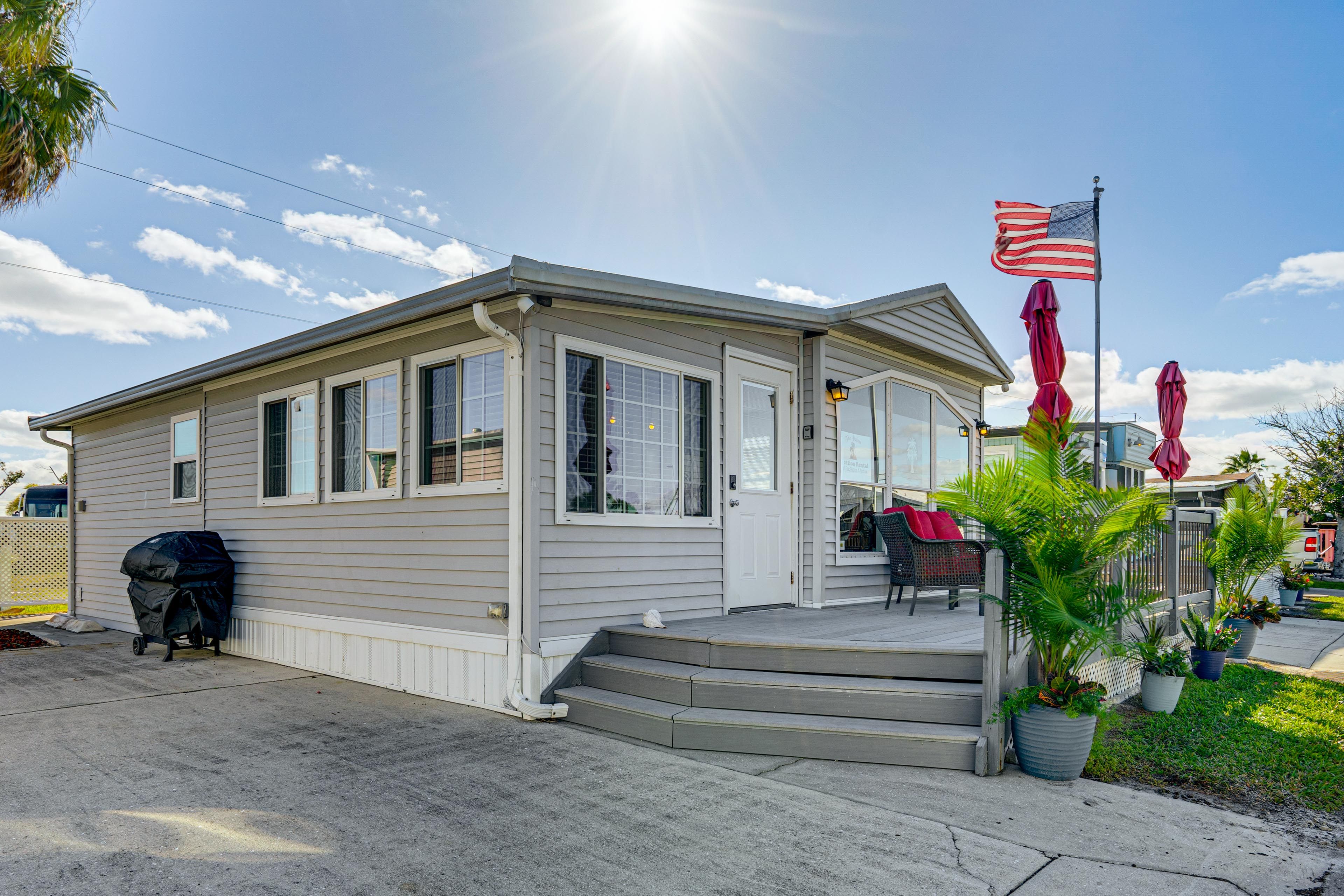 Fort Myers Beach Vacation Rental | 2BR | 2BA | 900 Sq Ft