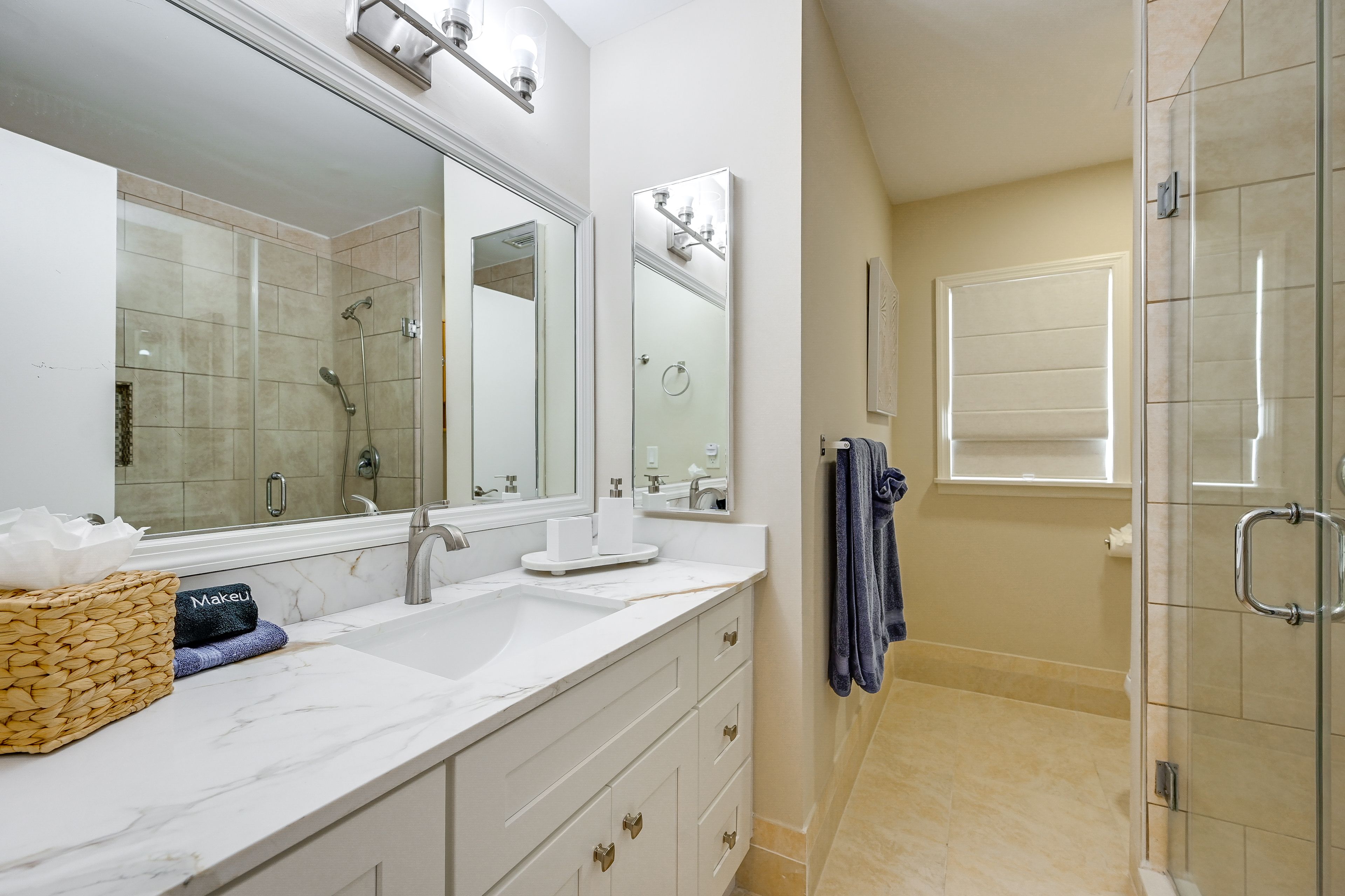 Bathroom | Upper Level