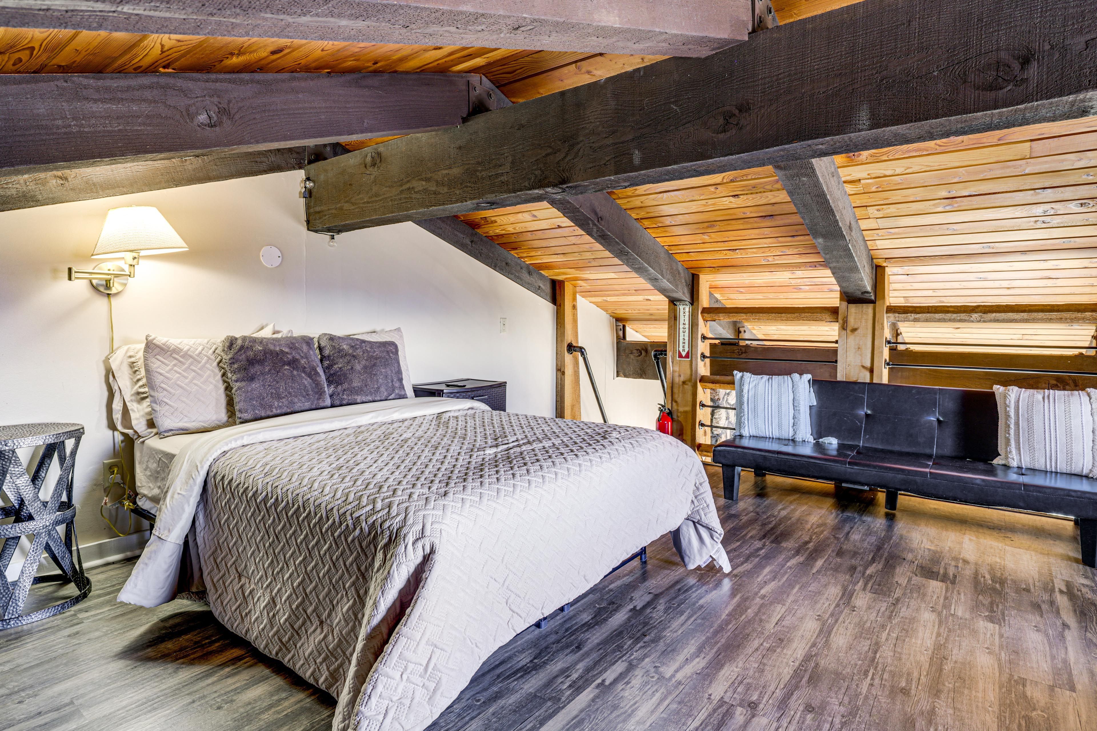 Loft | Full Bed | 2nd Floor
