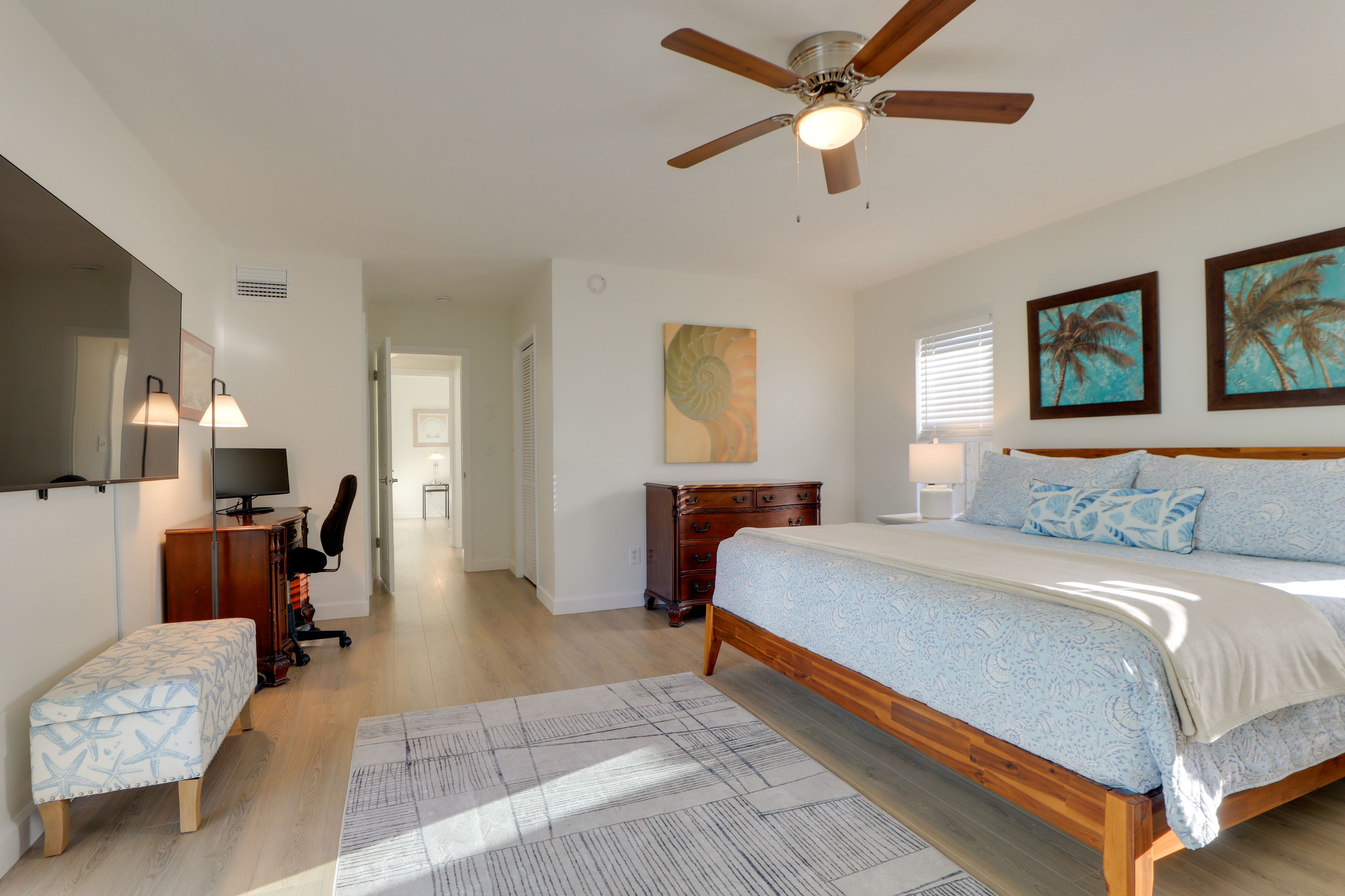 Bedroom 1 | King Bed