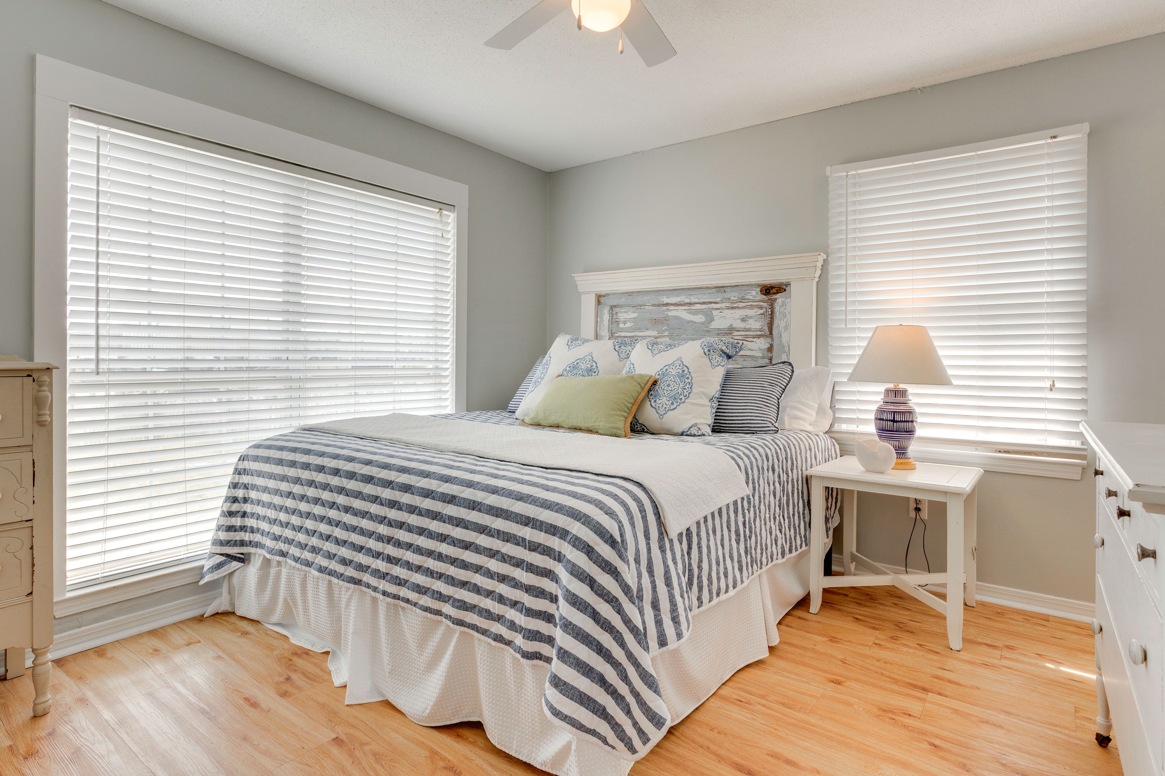 Bedroom 1 | King Bed