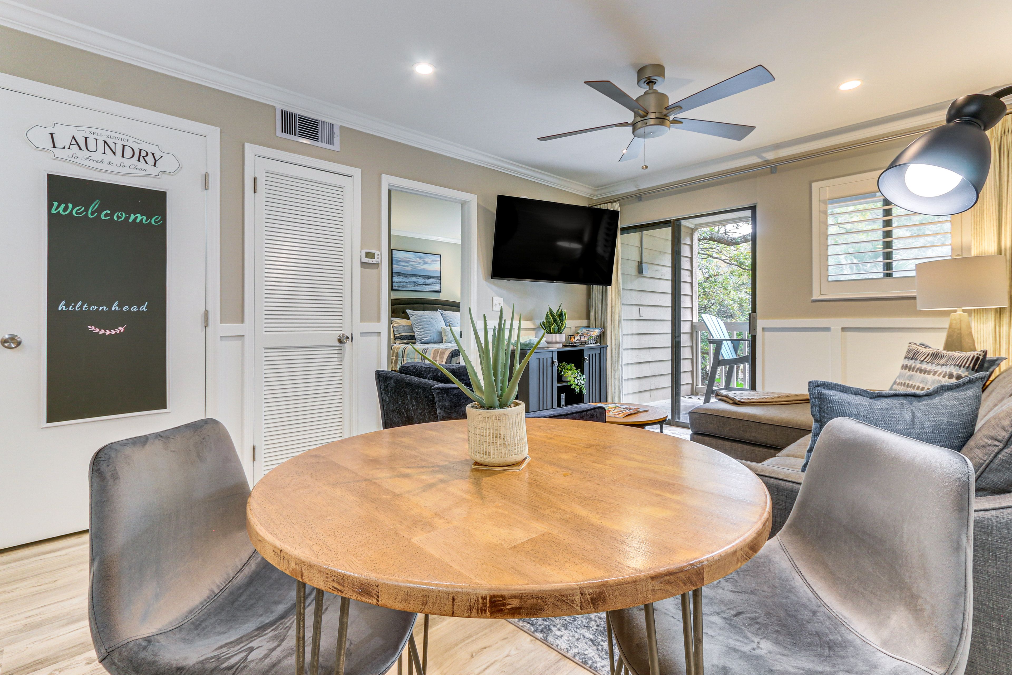 Dining Area | Dishware & Flatware