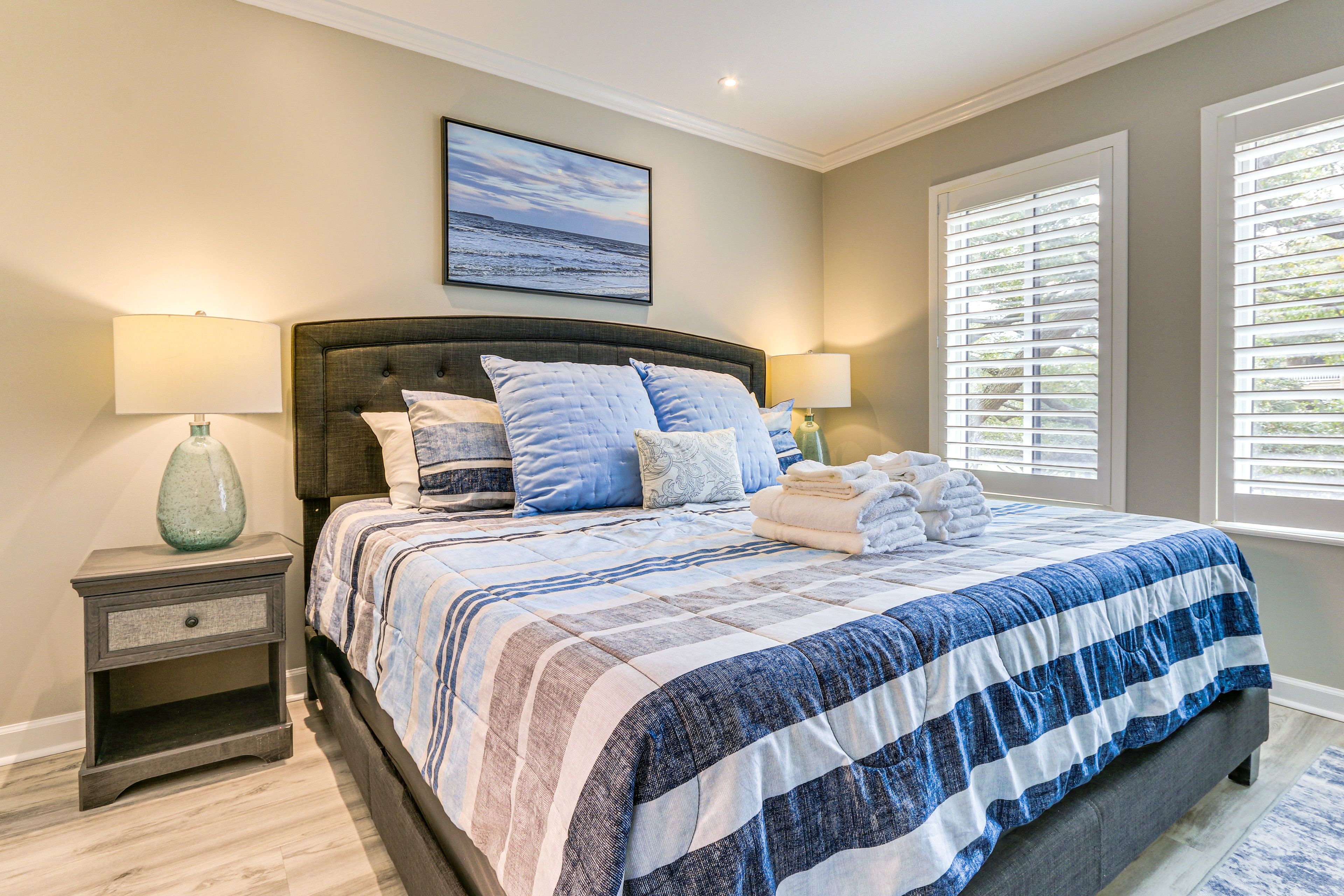 Bedroom 1 | King Bed