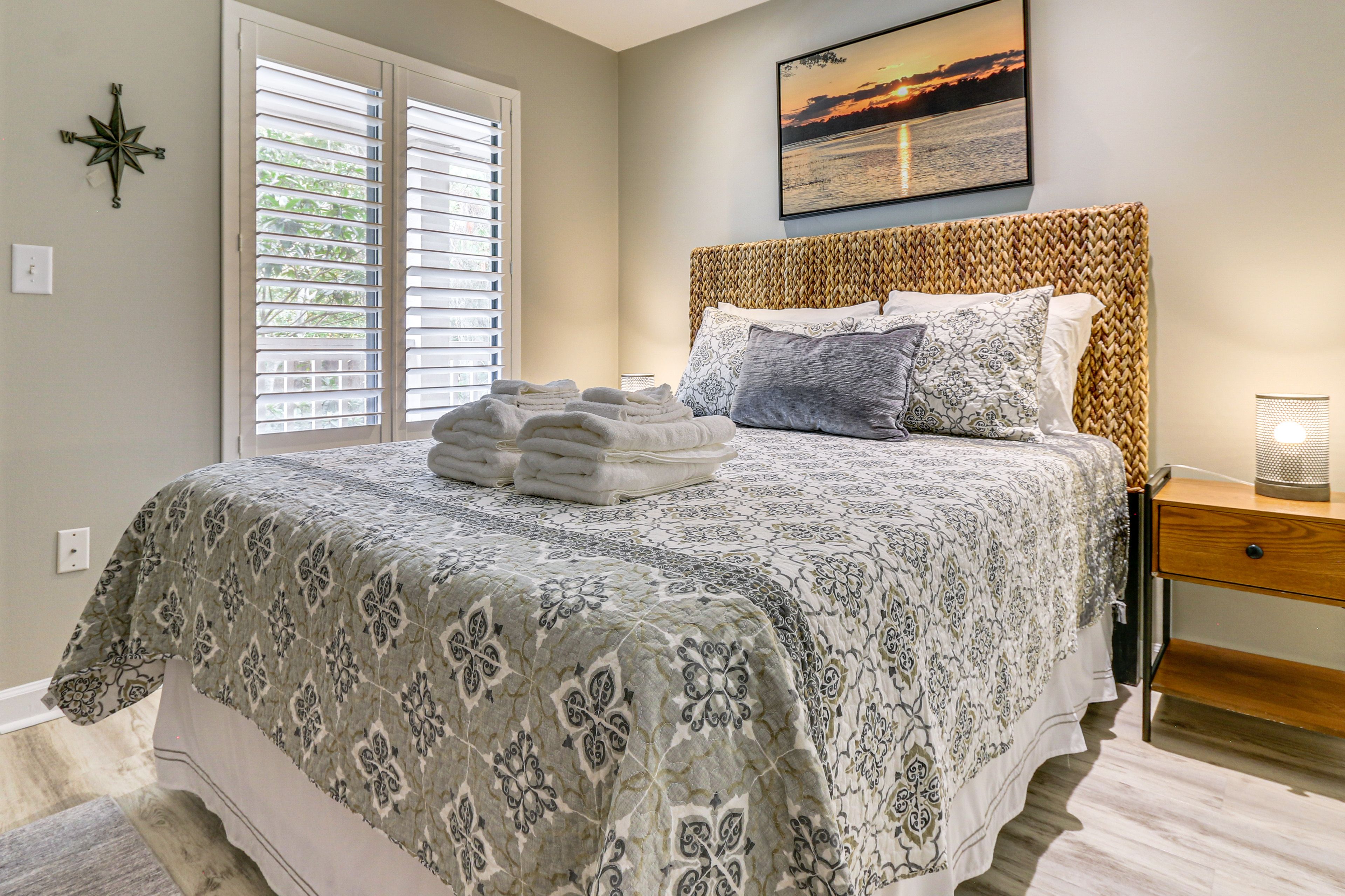 Bedroom 2 | Queen Bed