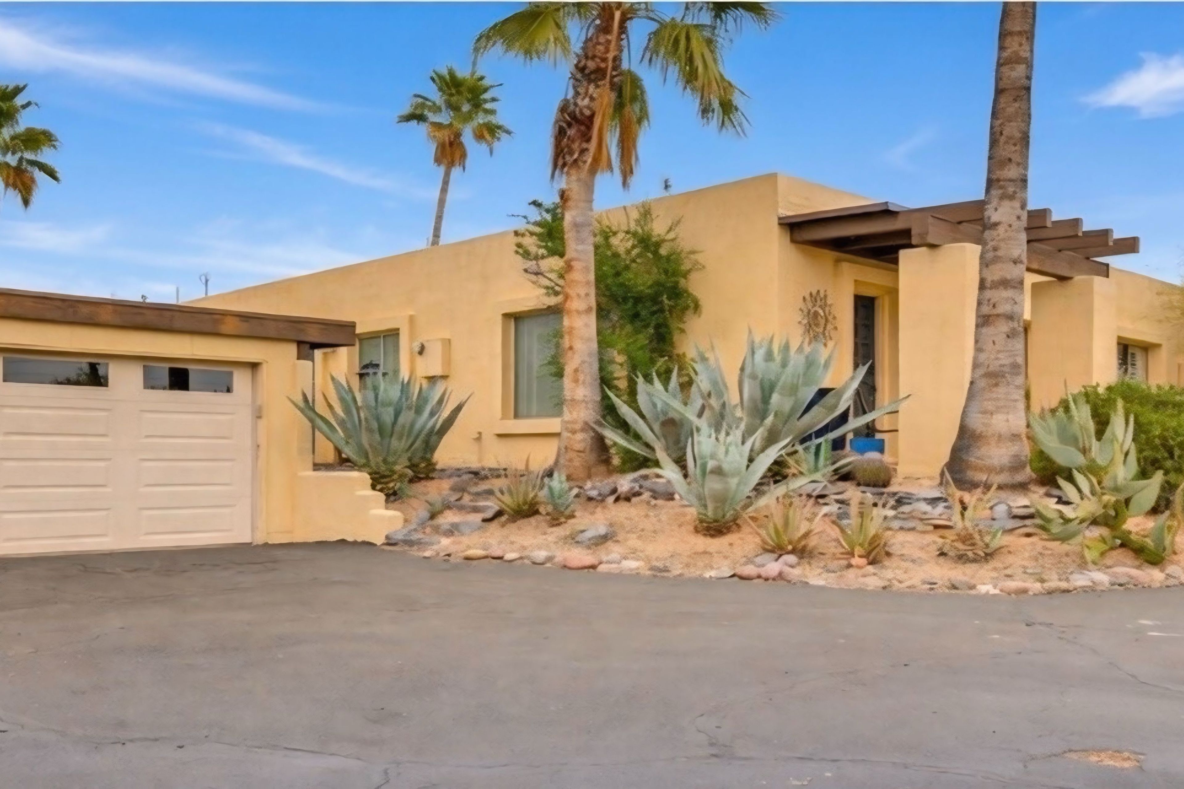 Driveway Parking | 1 Vehicle