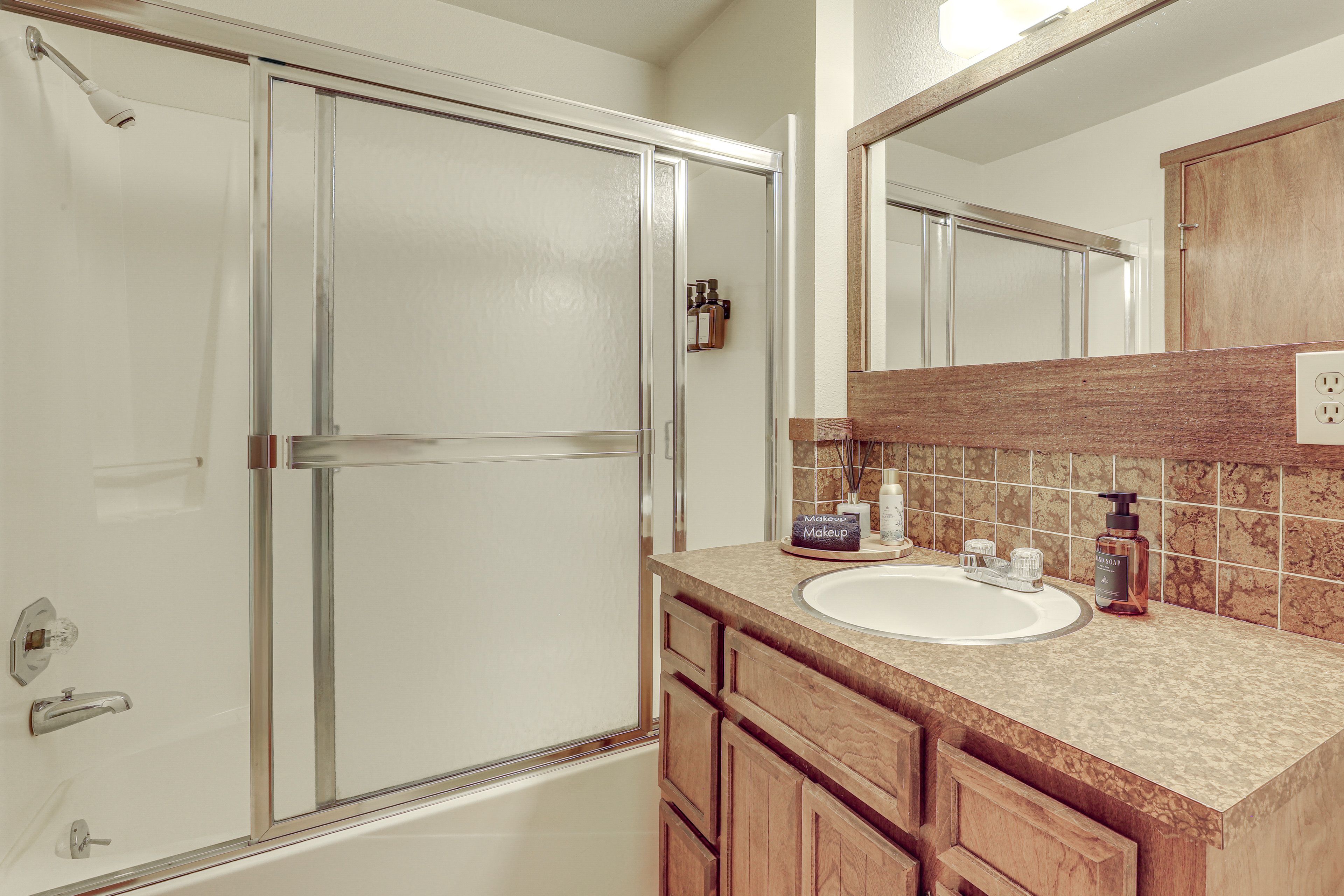 En-Suite Bathroom | 1st Floor