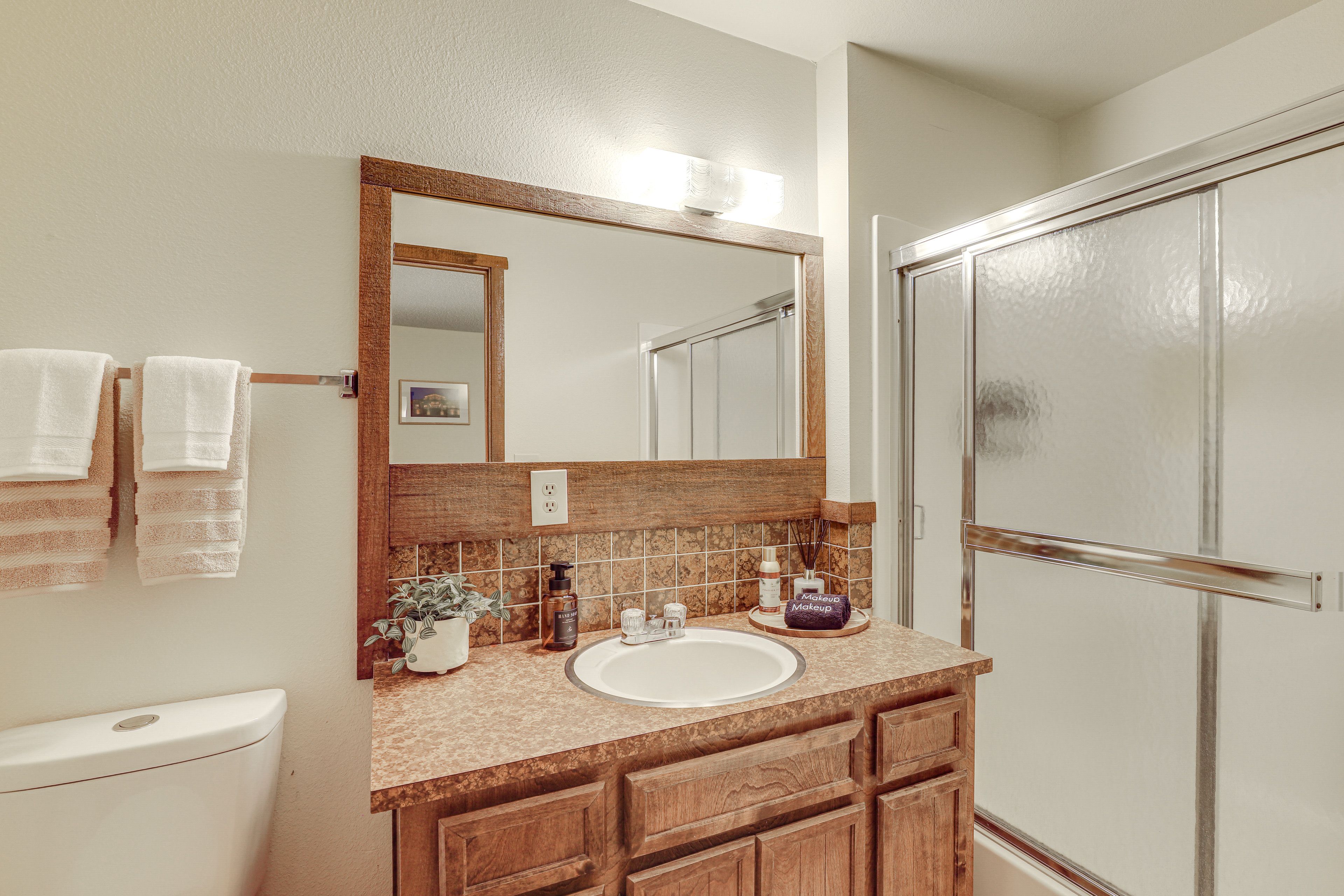 En-Suite Bathroom | 1st Floor