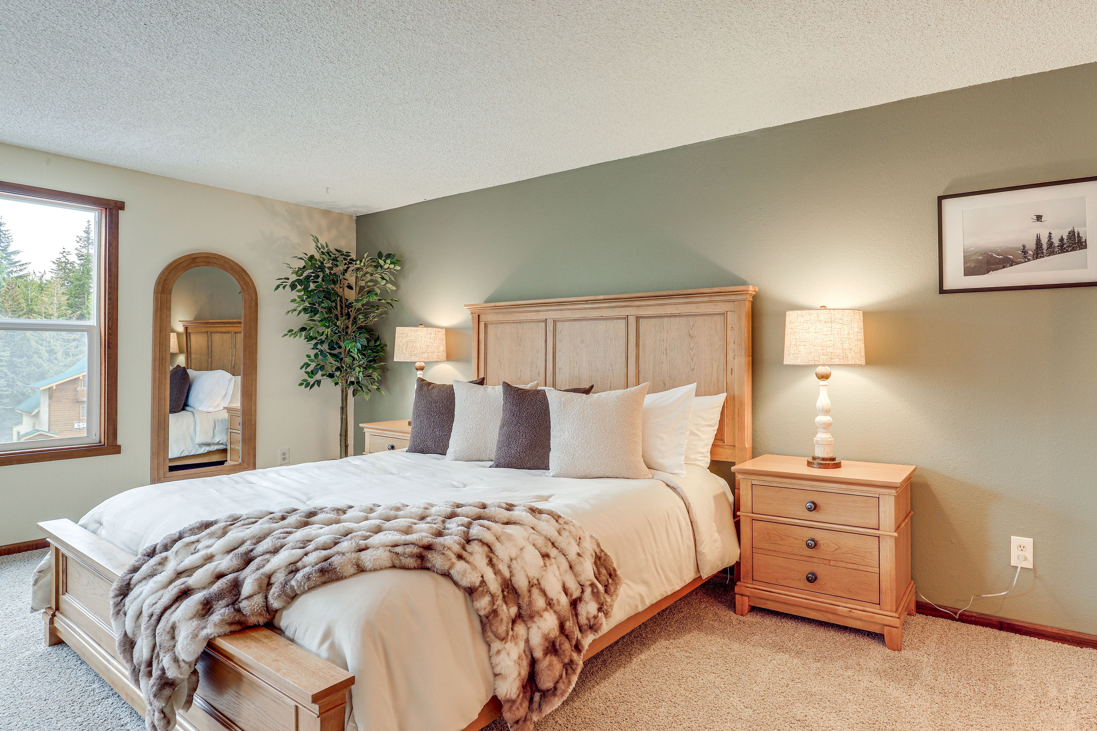 Bedroom 6 | King Bed | 2nd Floor