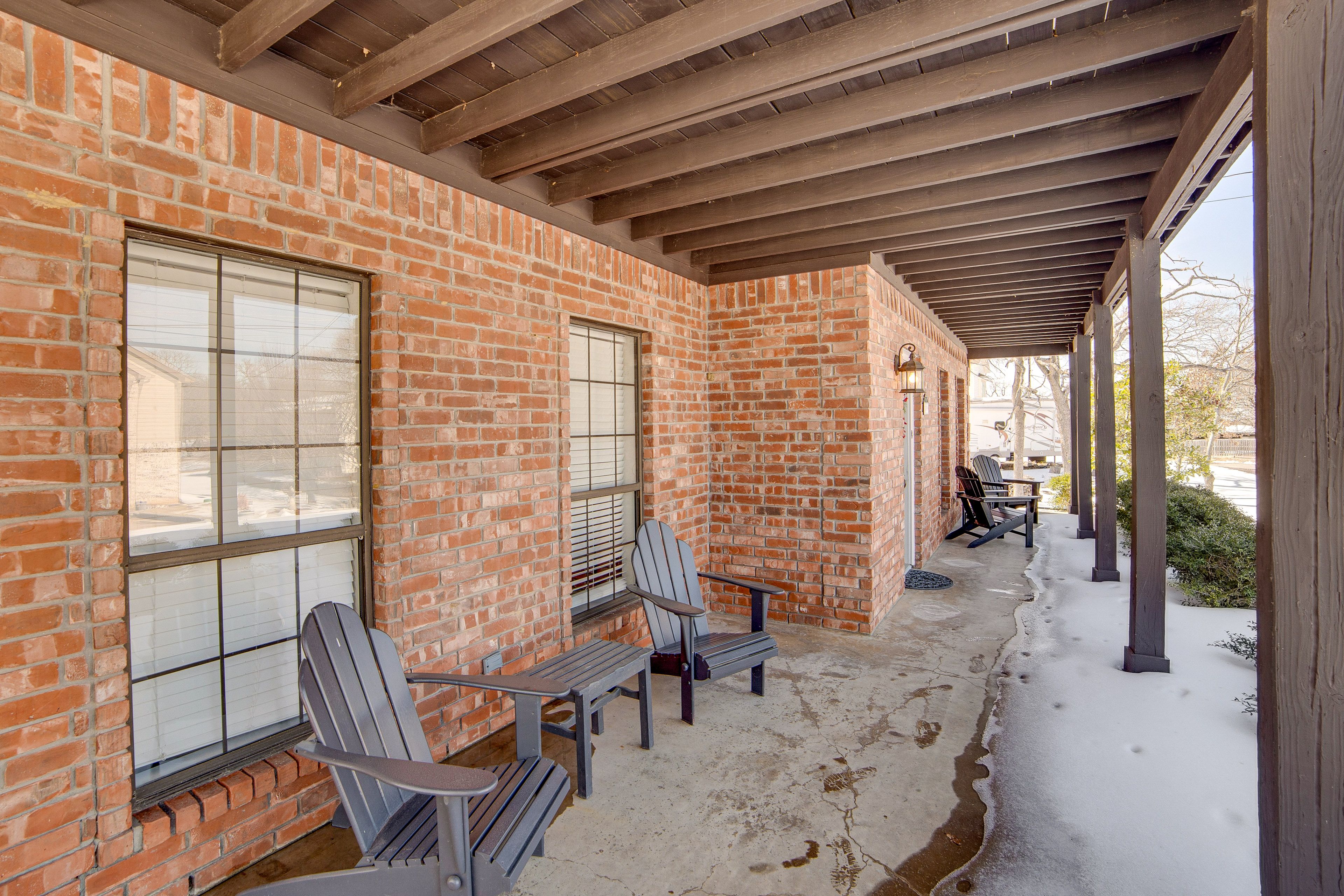 House Exterior | Furnished Porch