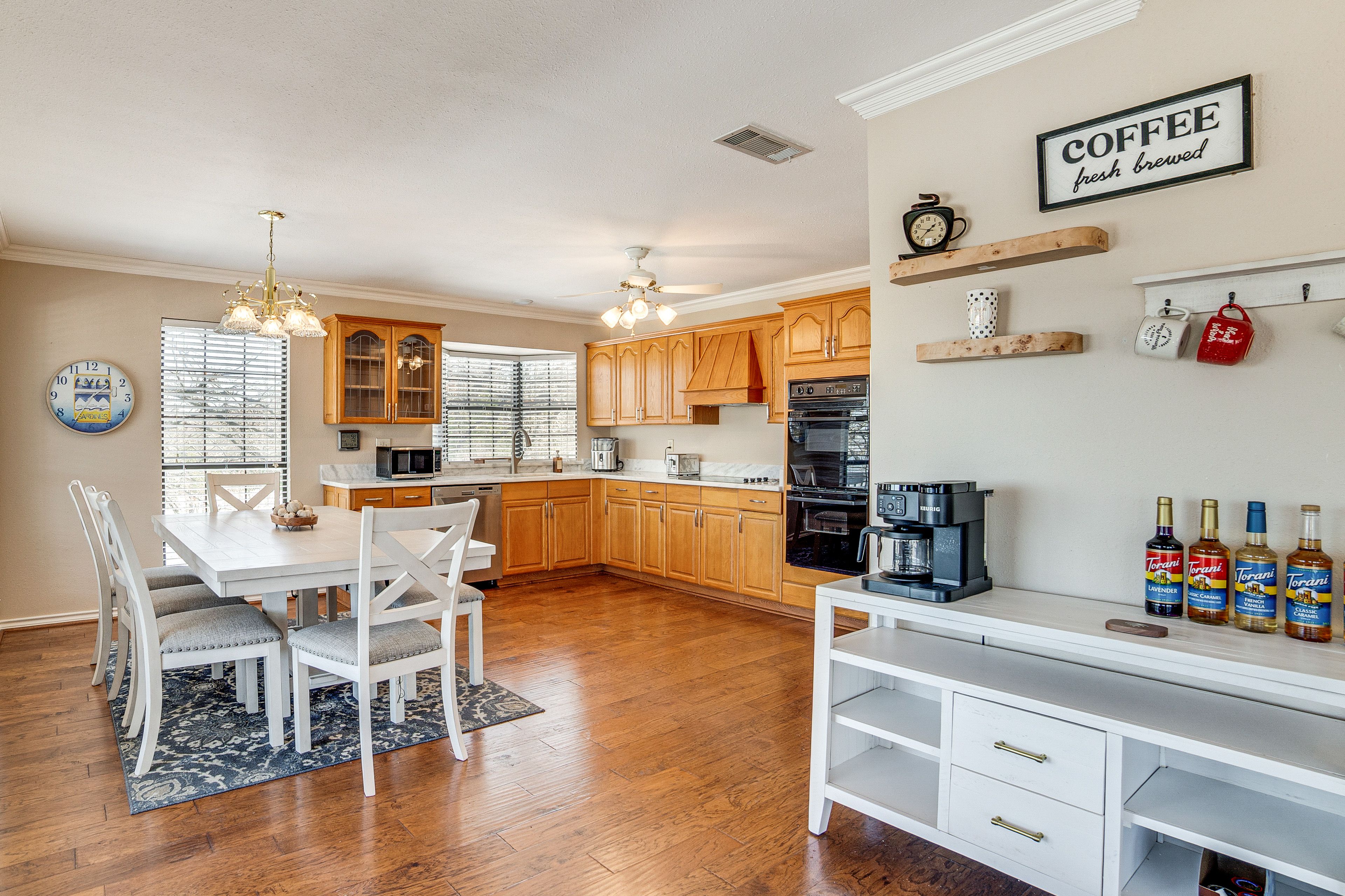 Coffee Bar | Dining Table | Full Kitchen