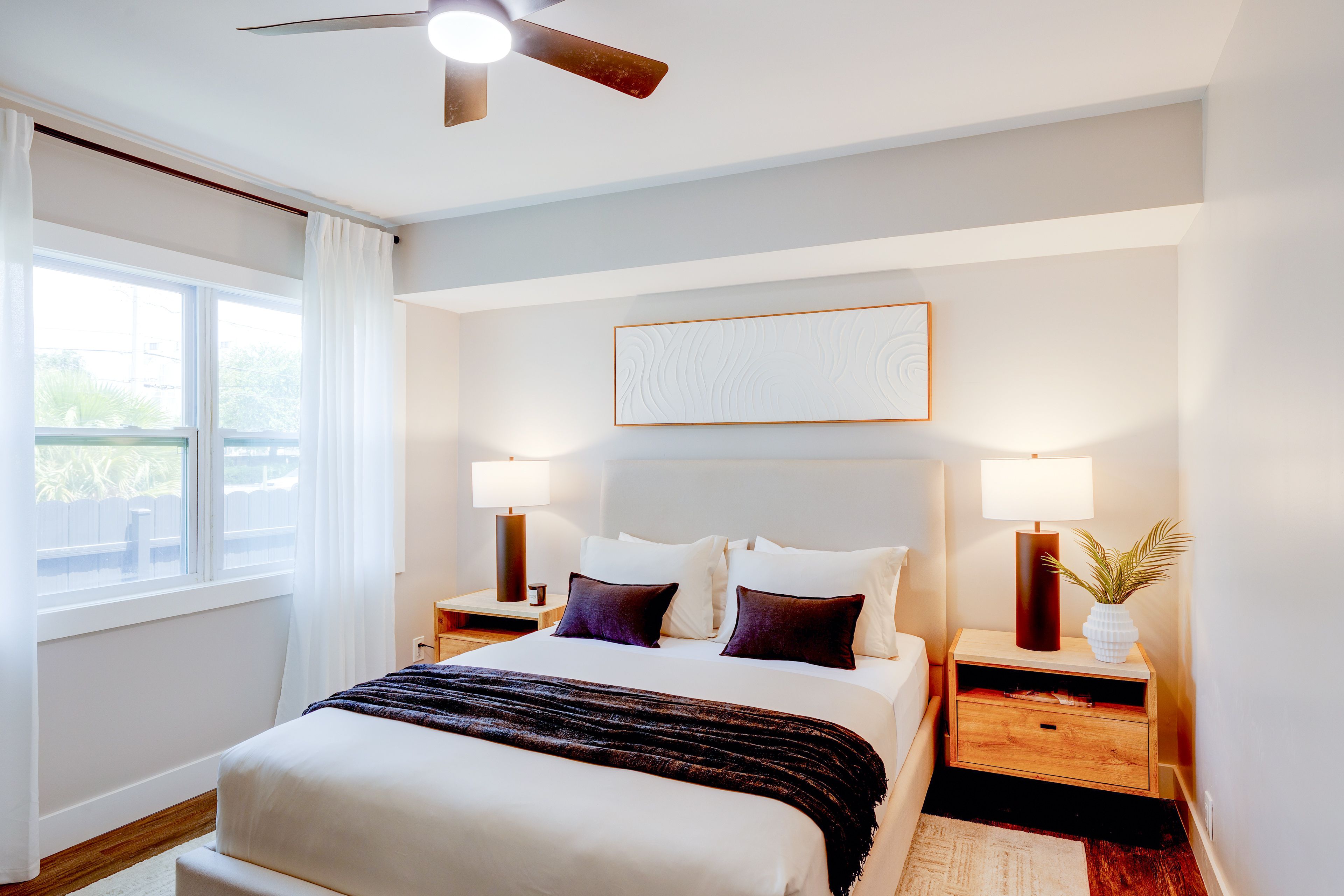 Bedroom 2 | Queen Bed