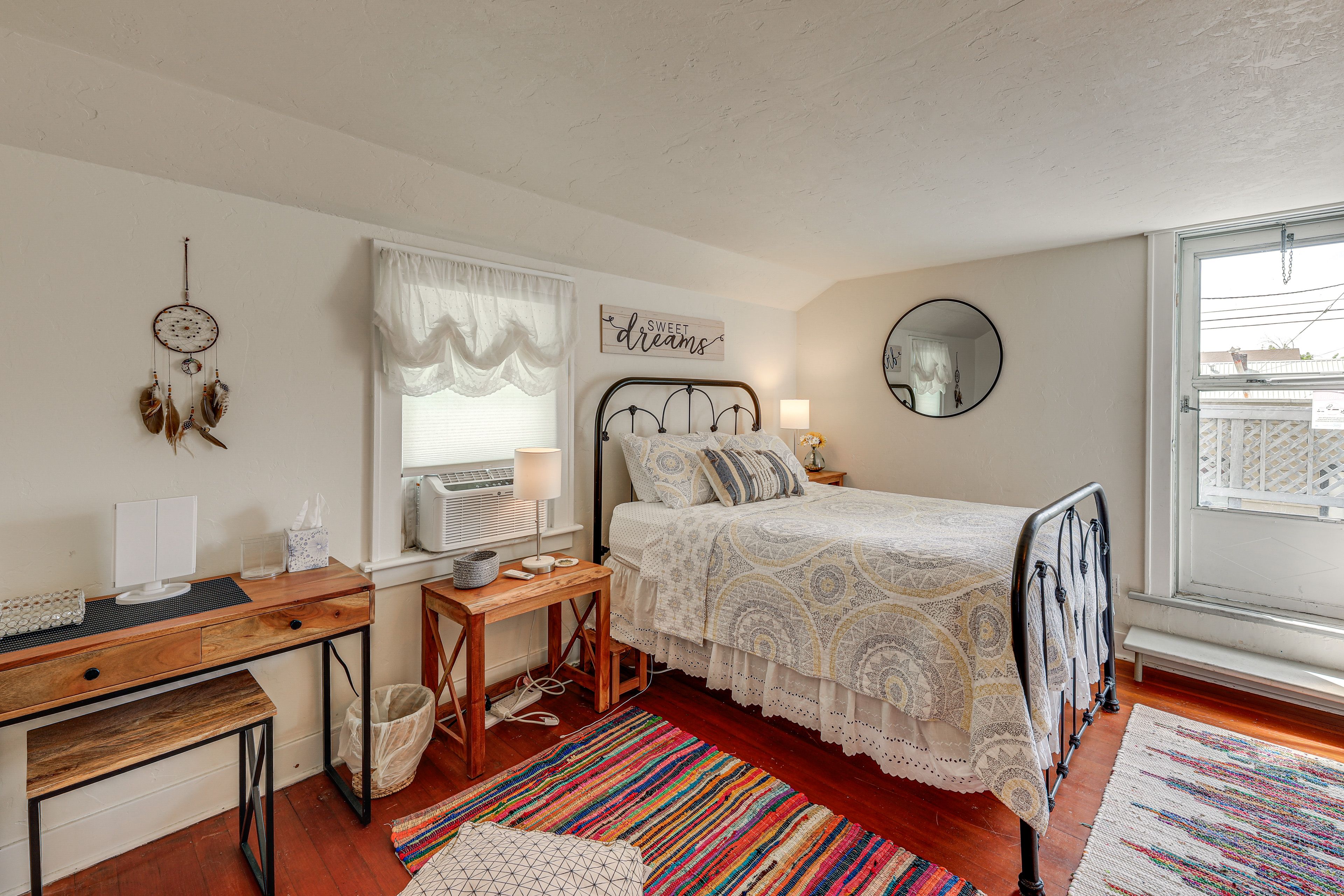 Bedroom 1 | Full Bed | 2nd Level | Deck Access