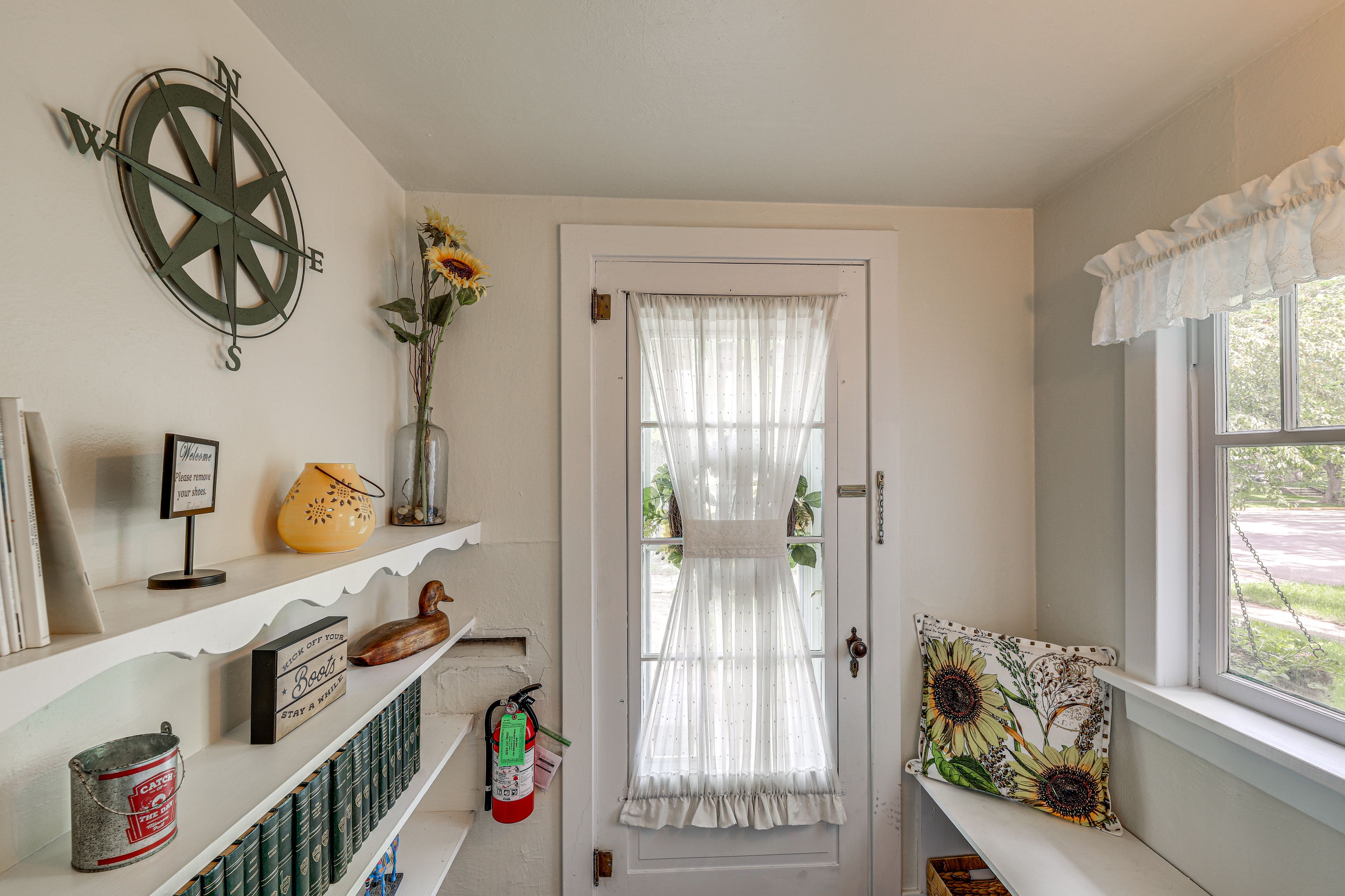 Front Entrance Area | Main Level