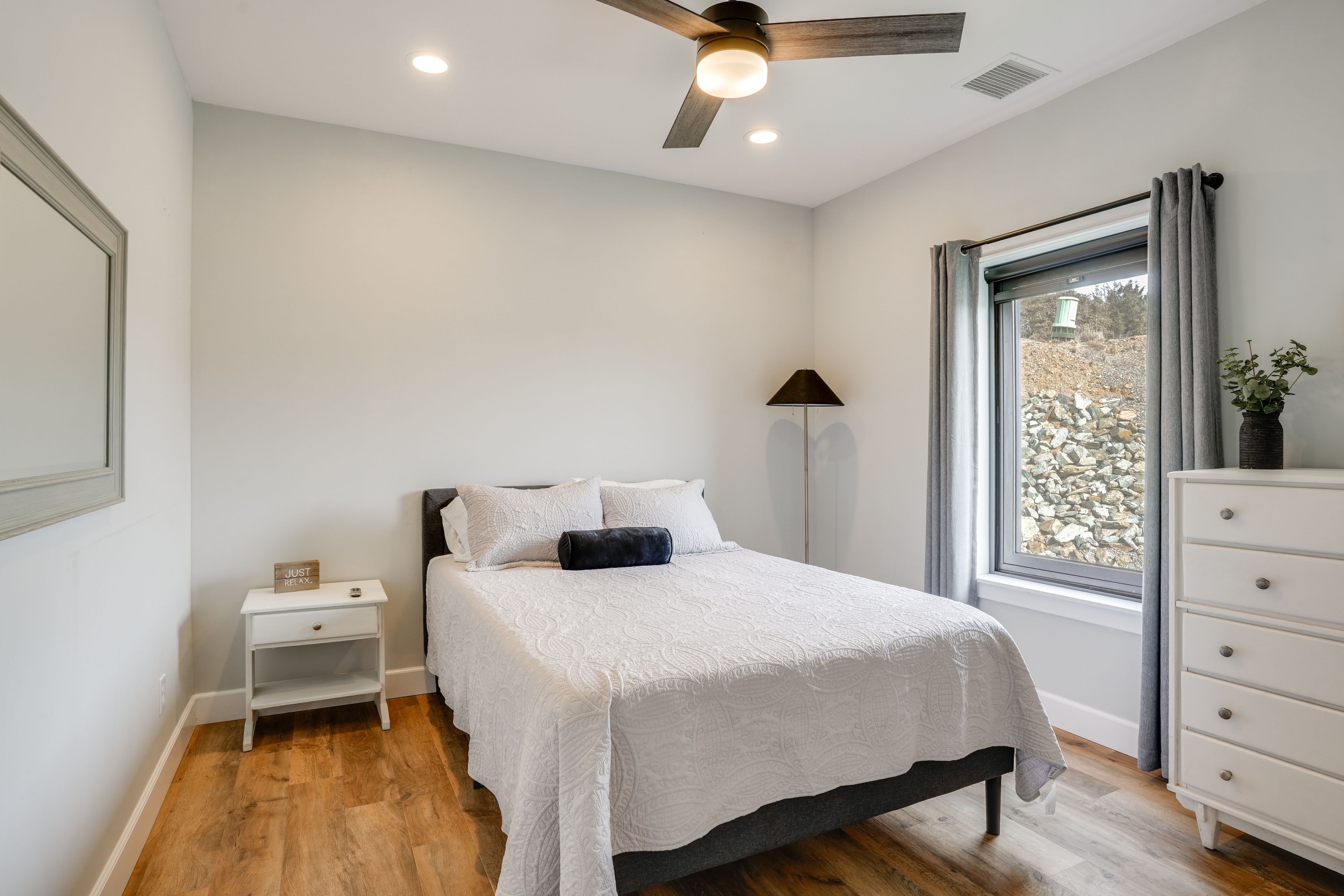 Bedroom 2 | Full Bed | 1st Floor