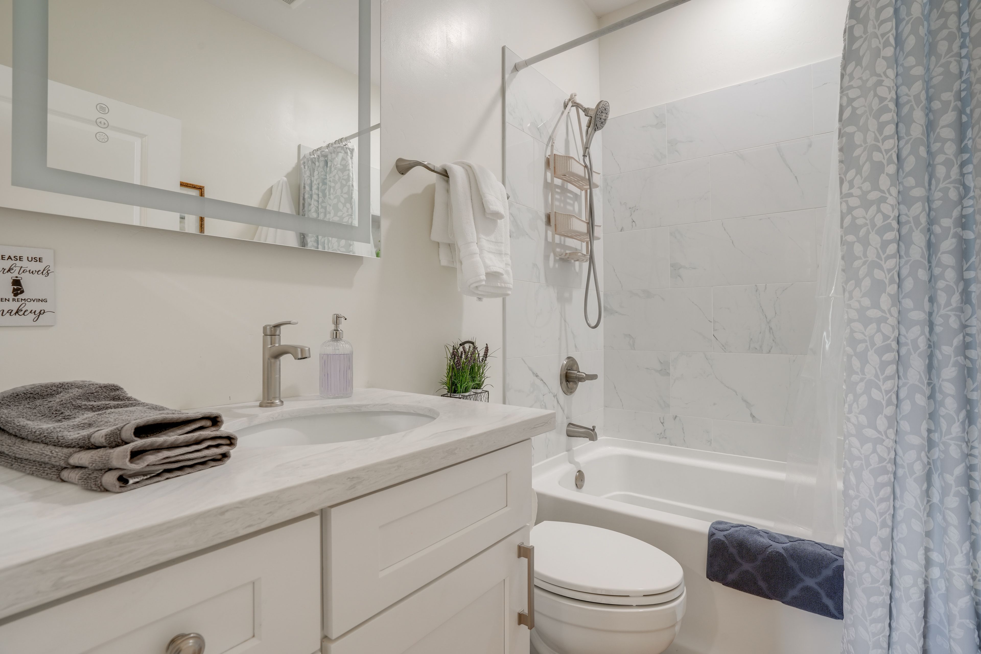 Bathroom | 1st Floor