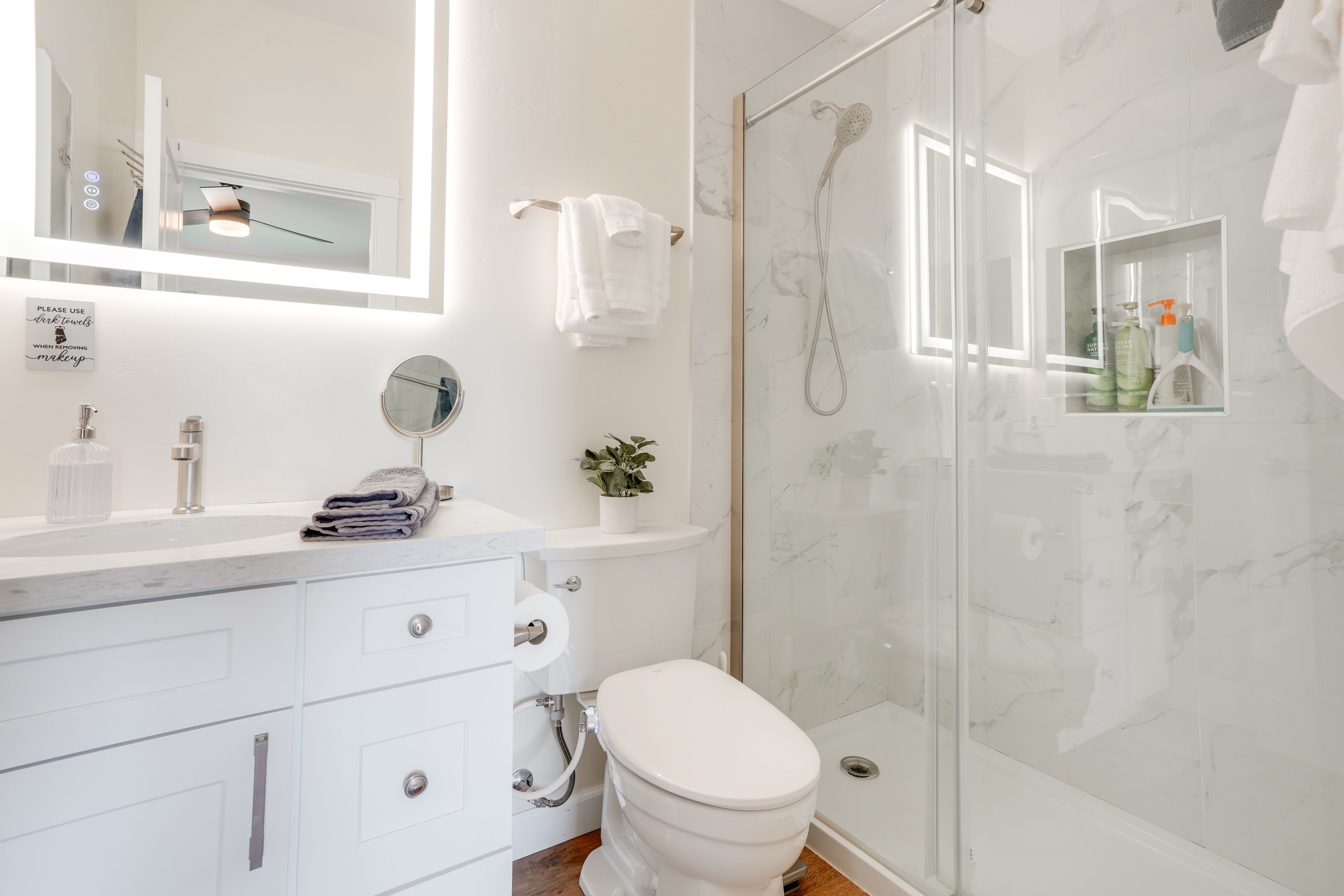 En-Suite Bathroom | 1st Floor